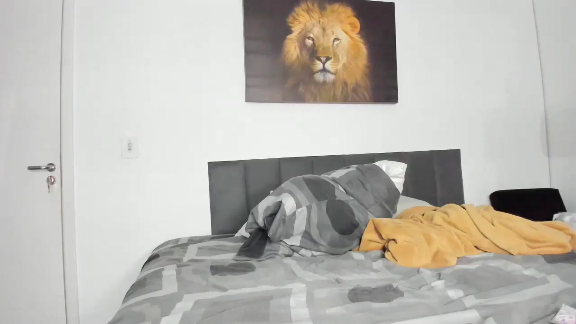 Gallery image thumbnail from cateyes1's myfreecams stream on, 03/15/2026, 04:15 image 5 of 20