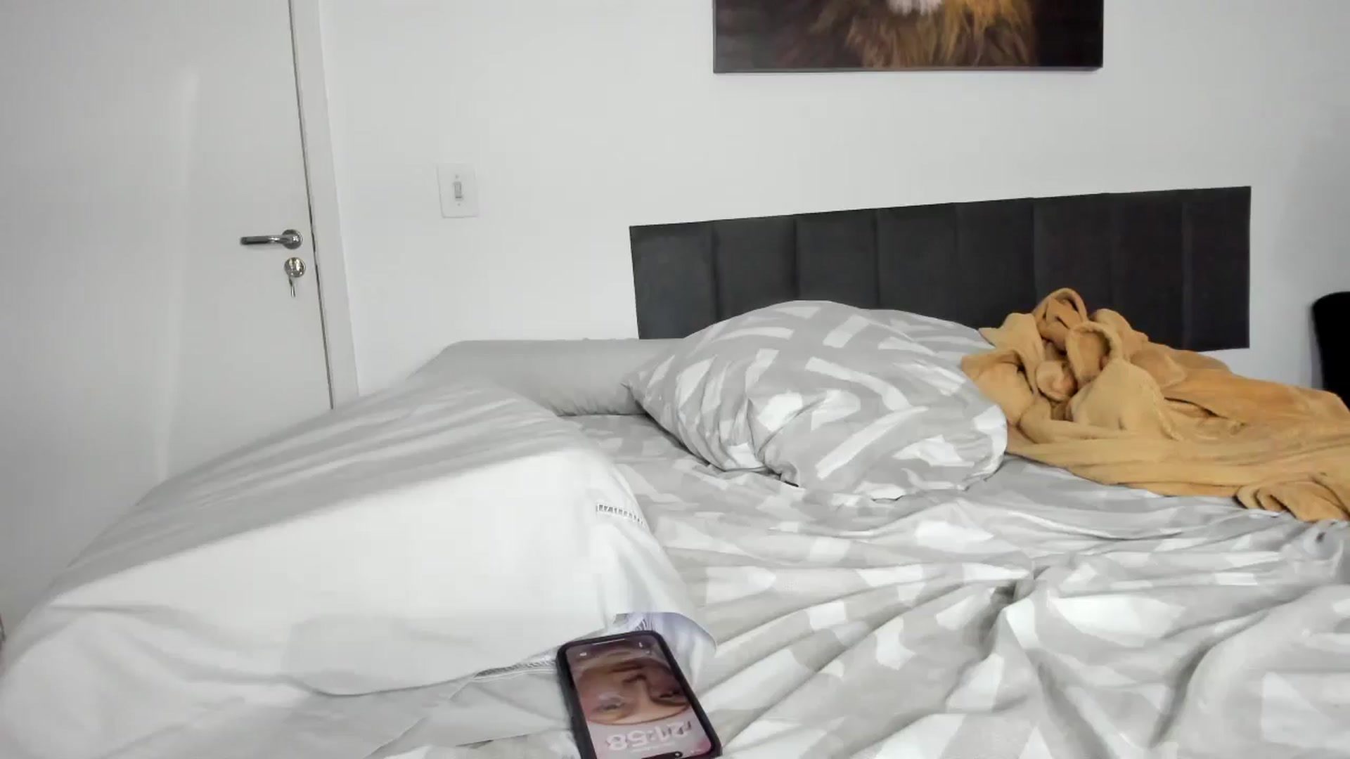 Gallery image thumbnail from cateyes1's myfreecams stream on, 03/16/2026, 01:21 image 10 of 20