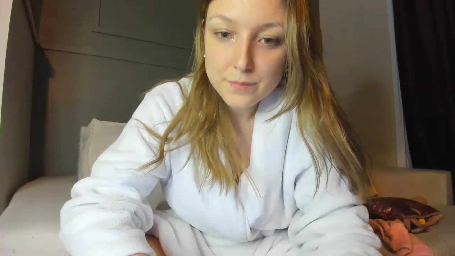Gallery image thumbnail from cateyes1's myfreecams stream on, 04/13/2026, 09:39 image 6 of 20
