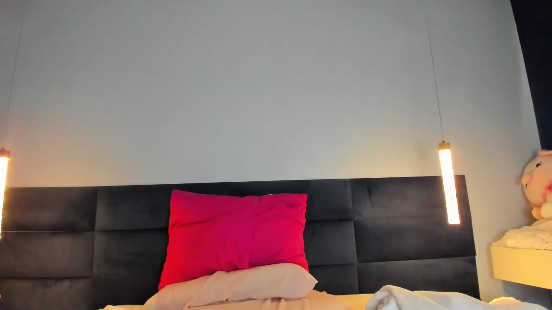Gallery image thumbnail from cateyes1's myfreecams stream on, 04/14/2026, 06:06 image 2 of 20