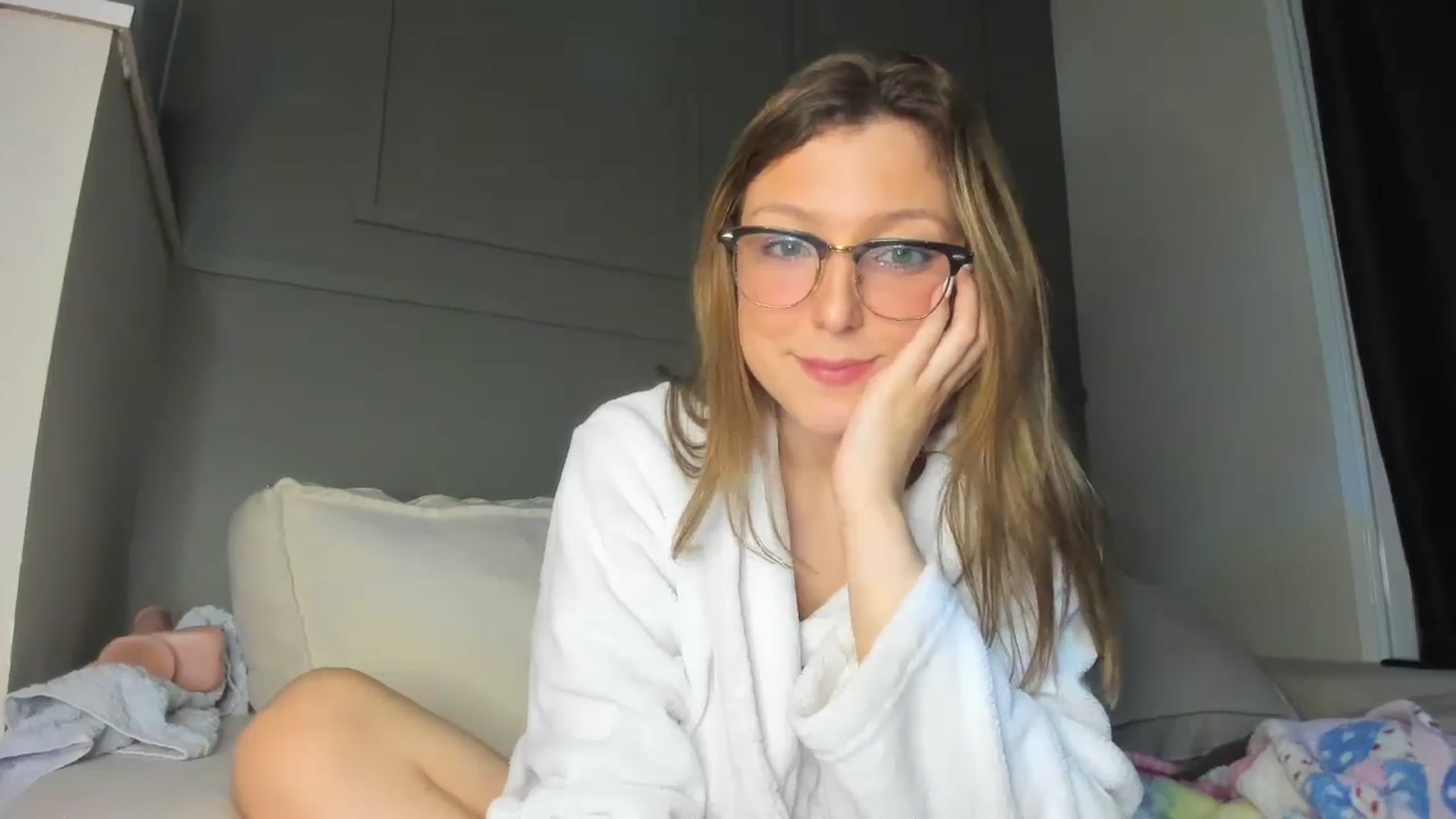 Gallery image thumbnail from cateyes1's myfreecams stream on, 04/14/2026, 10:17 image 2 of 20