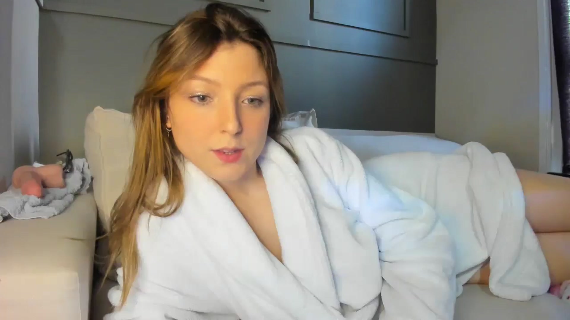 Gallery image thumbnail from cateyes1's myfreecams stream on, 04/14/2026, 11:02 image 5 of 20