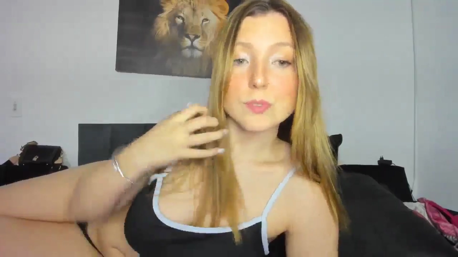 Gallery image thumbnail from cateyes1's myfreecams stream on, 04/25/2026, 02:06 image 14 of 20
