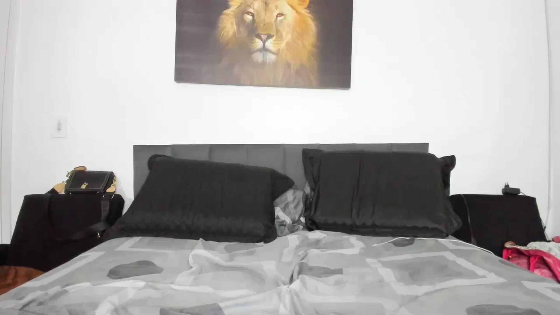 Gallery image thumbnail from cateyes1's myfreecams stream on, 04/25/2026, 02:06 image 8 of 20