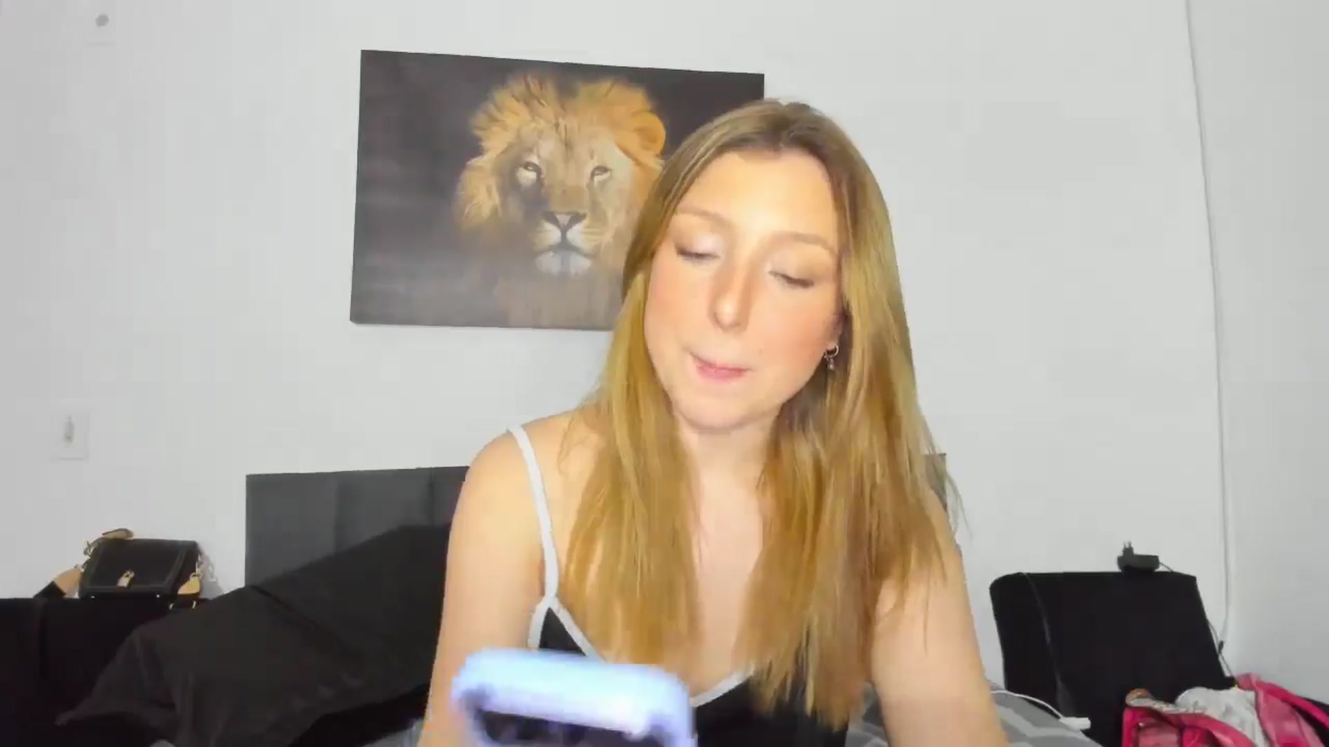 Gallery image thumbnail from cateyes1's myfreecams stream on, 04/25/2026, 03:50 image 16 of 20