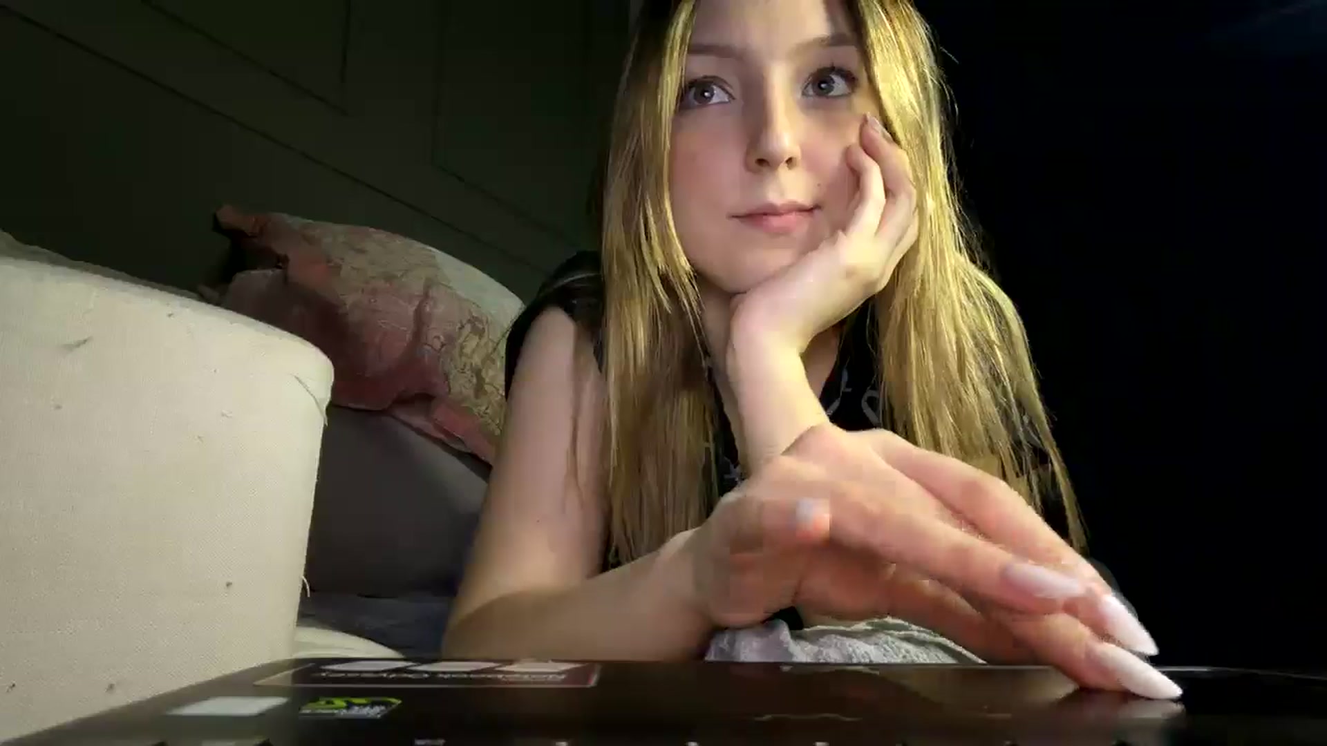 Gallery image thumbnail from cateyes1's myfreecams stream on, 04/29/2026, 09:36 image 13 of 20