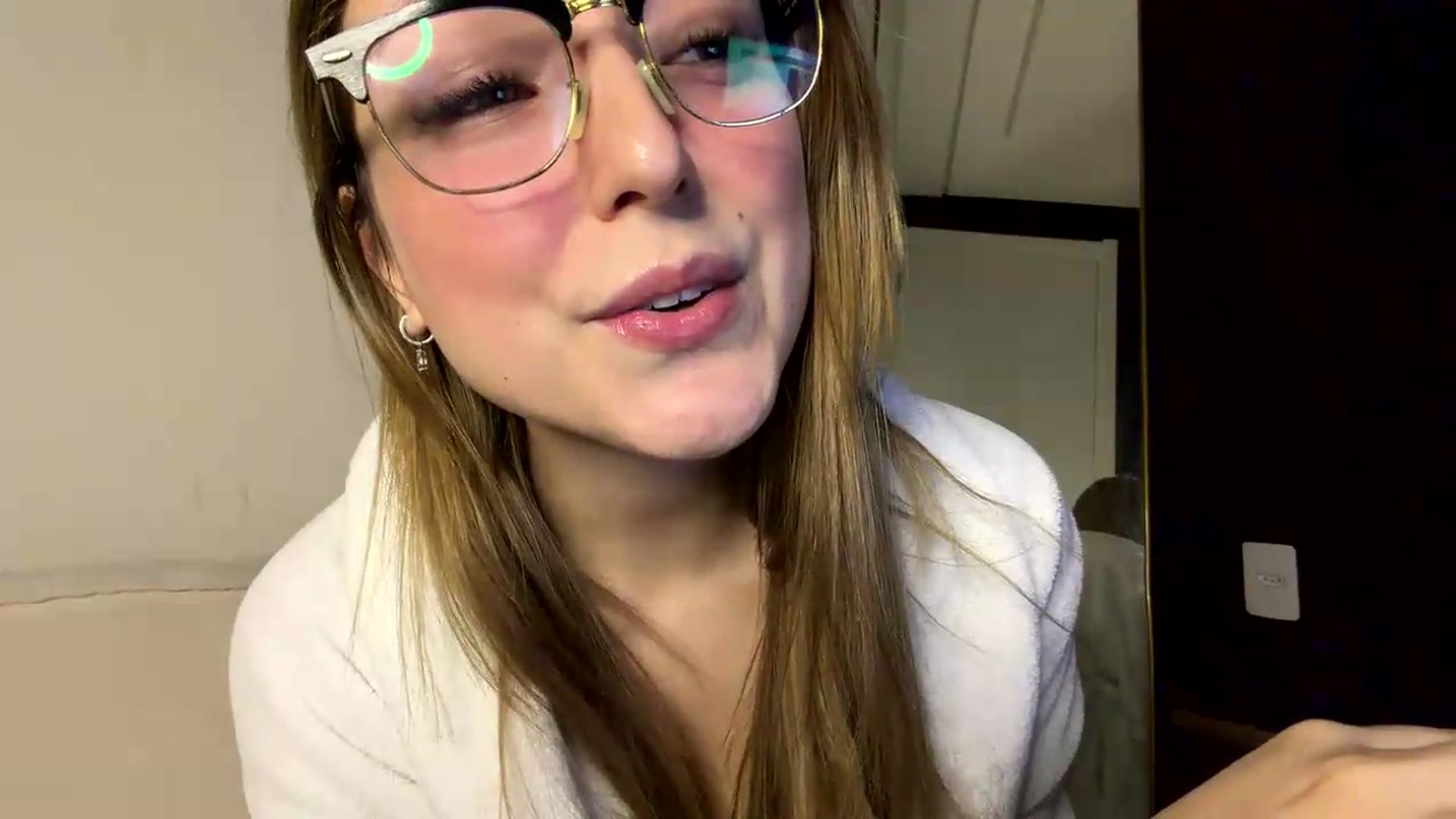 Gallery image thumbnail from cateyes1's myfreecams stream on, 05/11/2026, 23:26 image 7 of 20