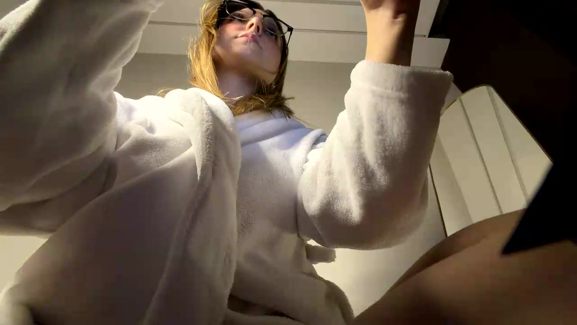 Gallery image thumbnail from cateyes1's myfreecams stream on, 05/12/2026, 01:47 image 19 of 20