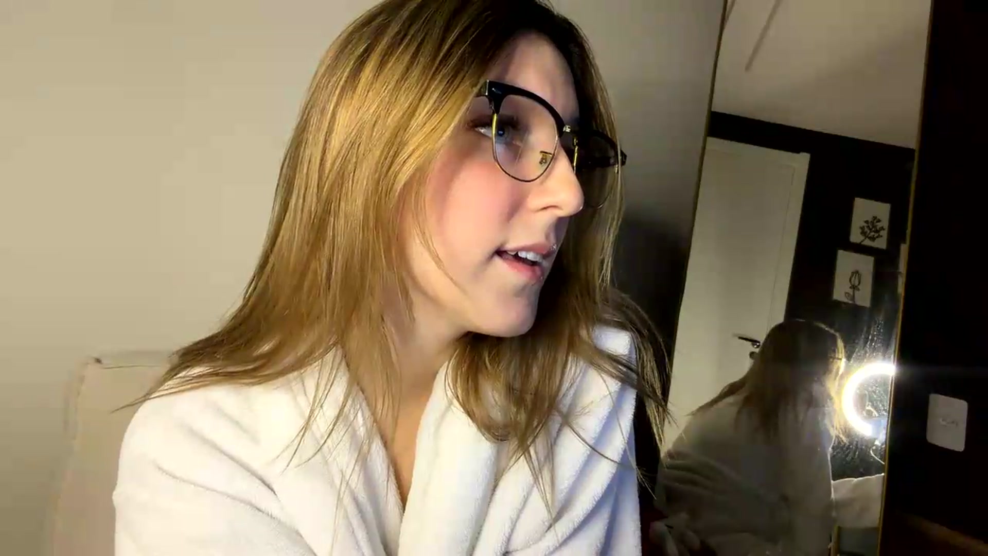 Gallery image thumbnail from cateyes1's myfreecams stream on, 05/12/2026, 01:47 image 10 of 20