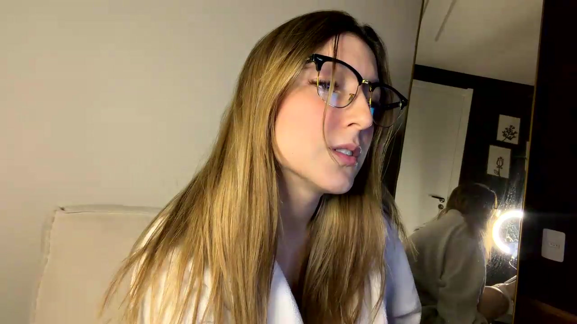 Gallery image thumbnail from cateyes1's myfreecams stream on, 05/12/2026, 01:47 image 3 of 20
