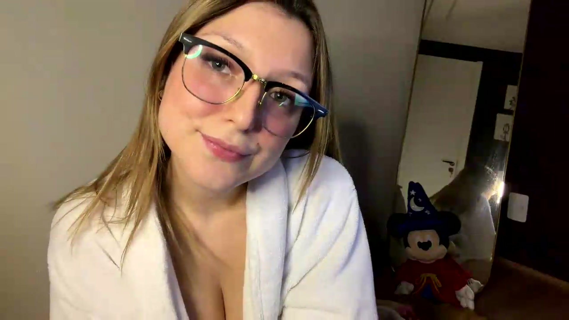 Gallery image thumbnail from cateyes1's myfreecams stream on, 05/12/2026, 05:42 image 15 of 20