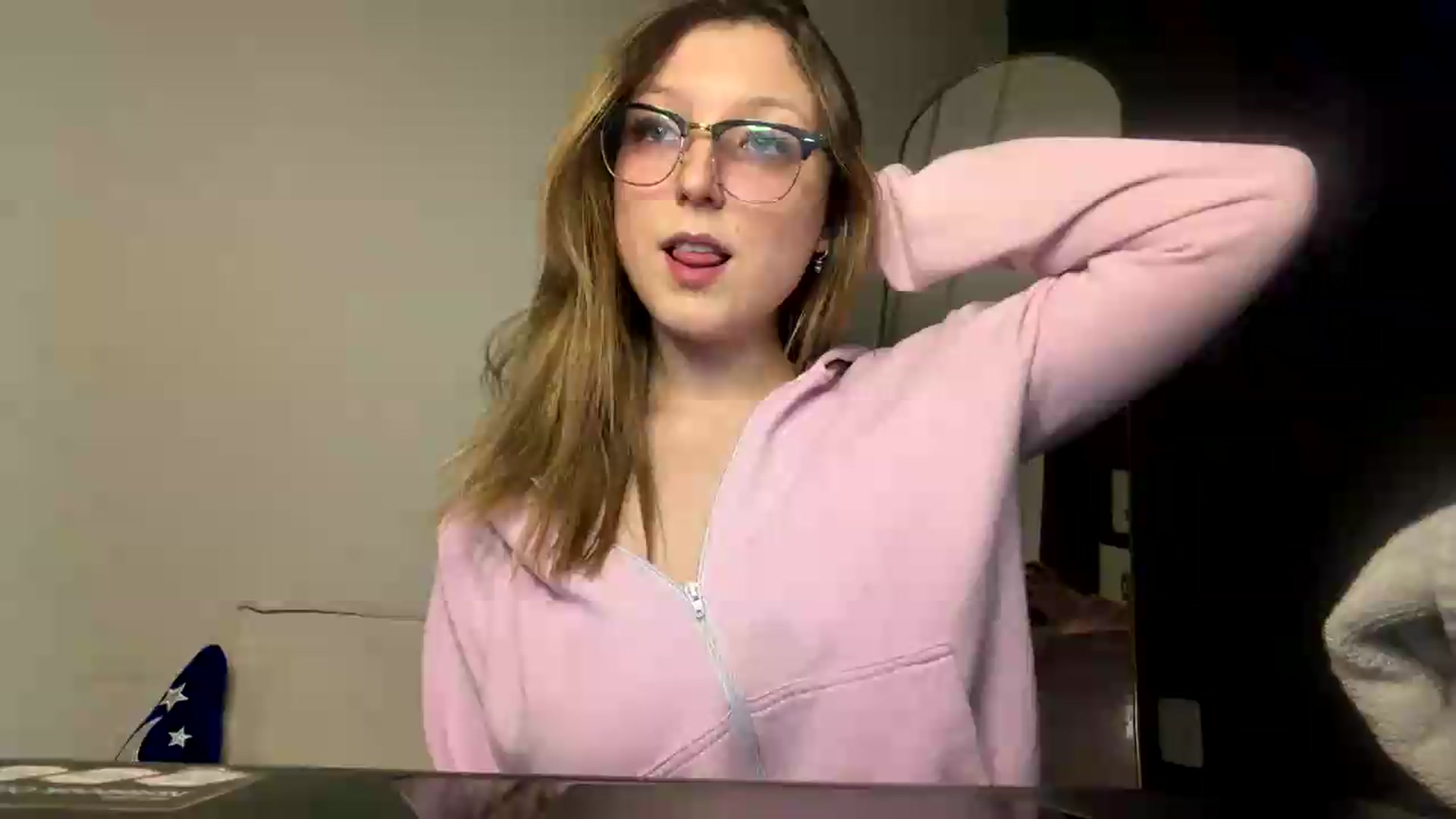 Gallery image thumbnail from cateyes1's myfreecams stream on, 05/12/2026, 08:23 image 2 of 20