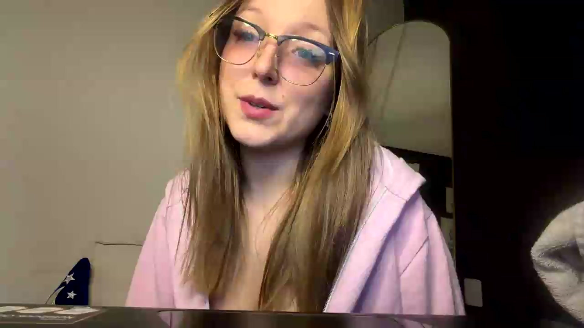 Gallery image thumbnail from cateyes1's myfreecams stream on, 05/12/2026, 08:23 image 1 of 20