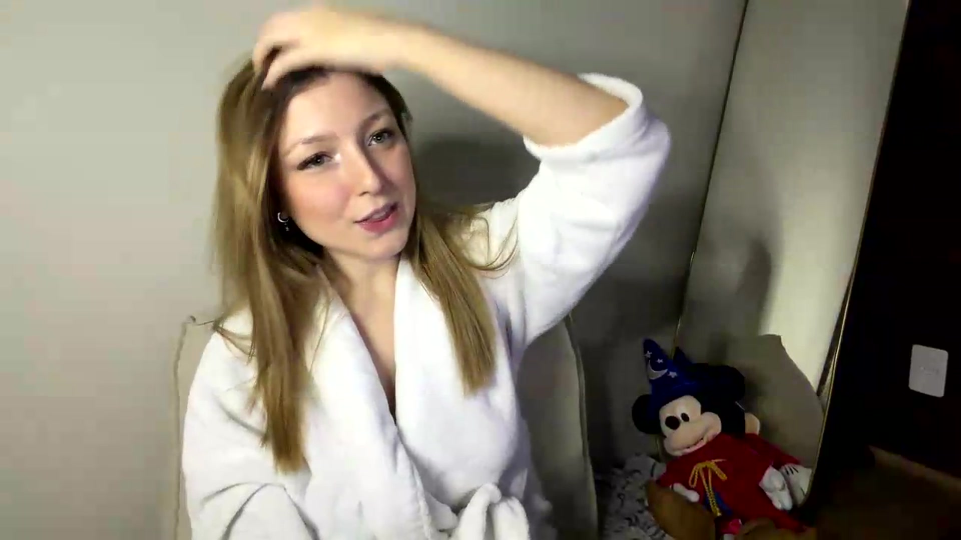 Gallery image thumbnail from cateyes1's myfreecams stream on, 05/13/2026, 03:11 image 19 of 20