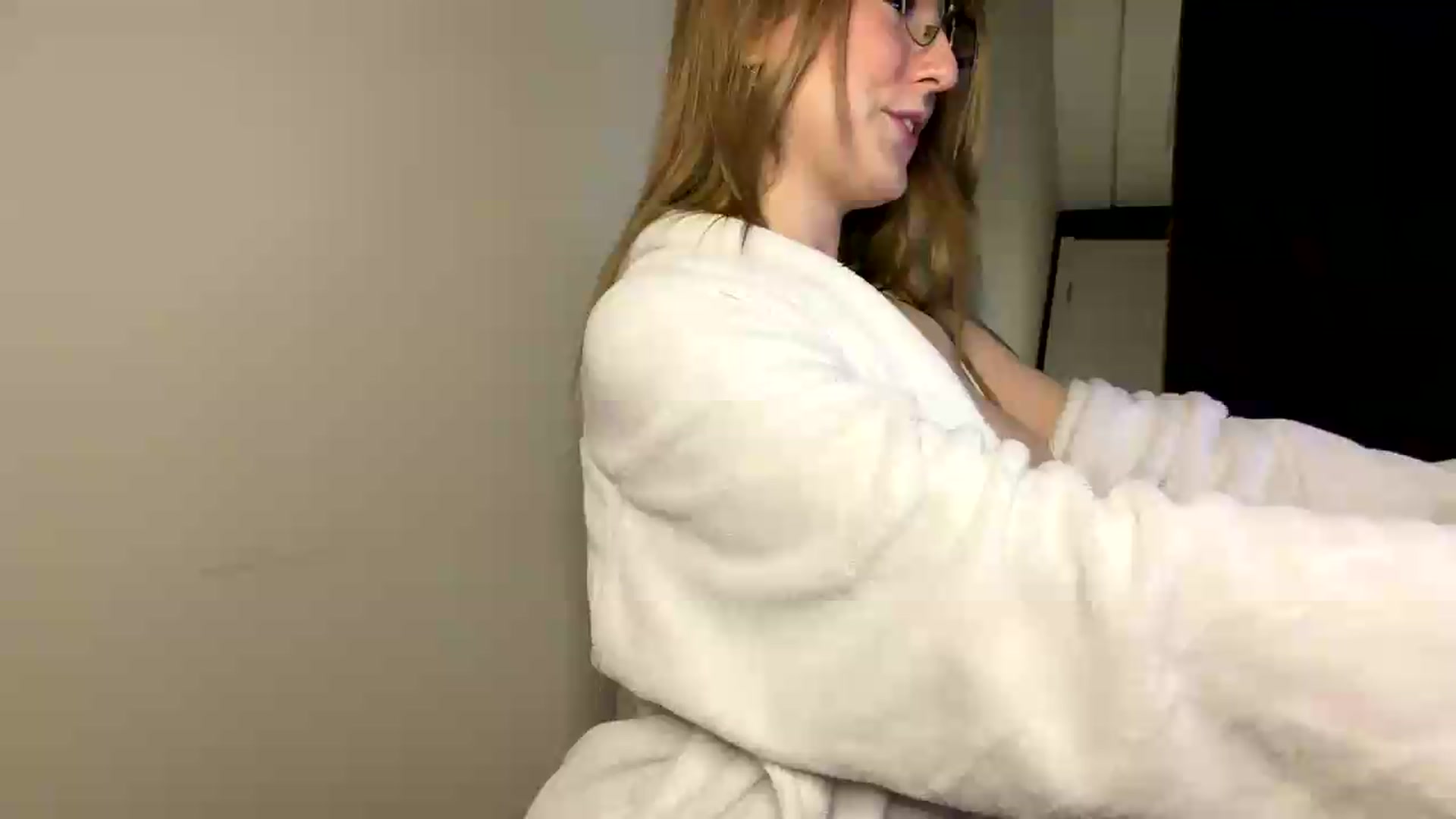 Gallery image thumbnail from cateyes1's myfreecams stream on, 05/13/2026, 03:11 image 1 of 20