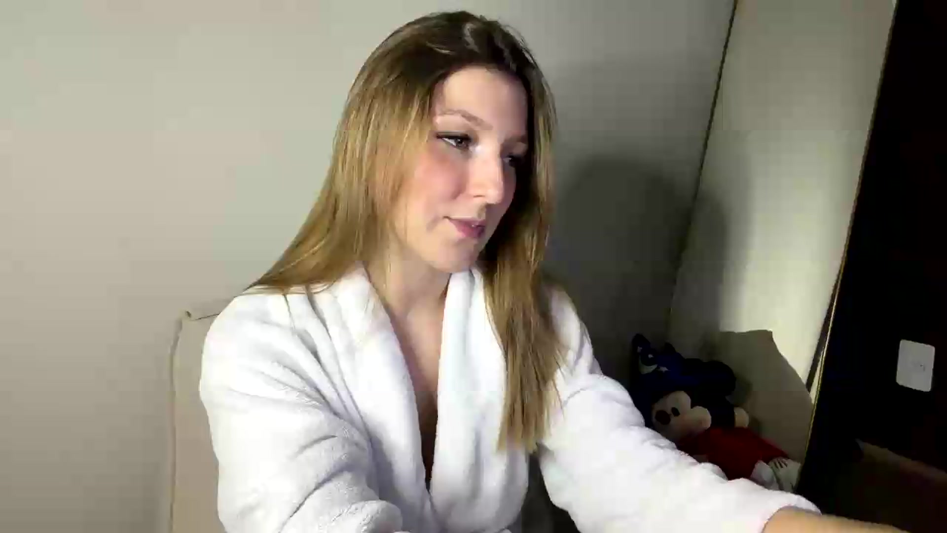Gallery image thumbnail from cateyes1's myfreecams stream on, 05/13/2026, 03:11 image 18 of 20