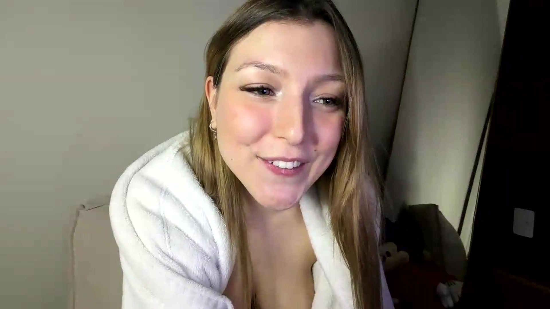 Gallery image thumbnail from cateyes1's myfreecams stream on, 05/13/2026, 04:41 image 11 of 20