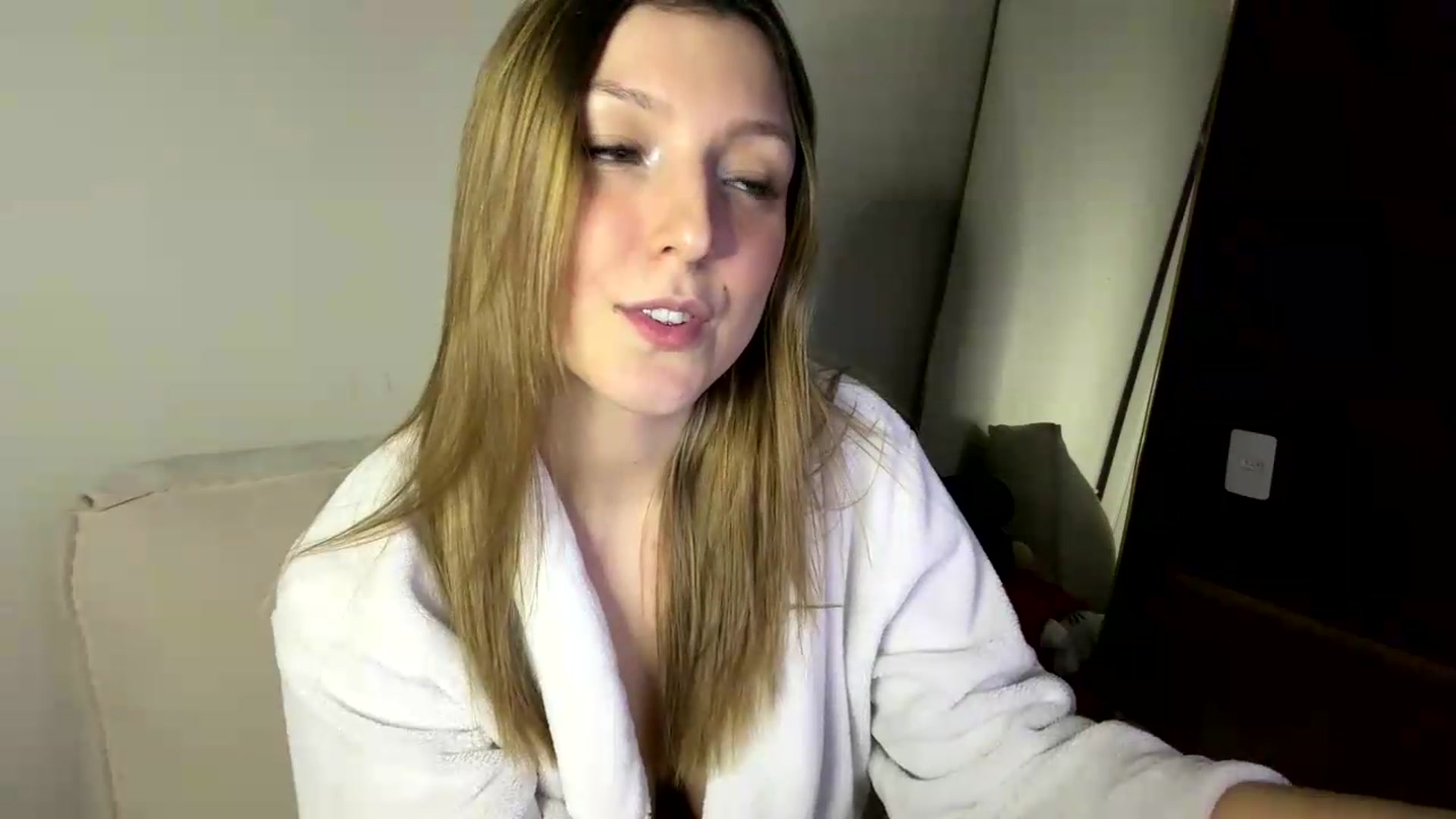 Gallery image thumbnail from cateyes1's myfreecams stream on, 05/13/2026, 04:41 image 7 of 20