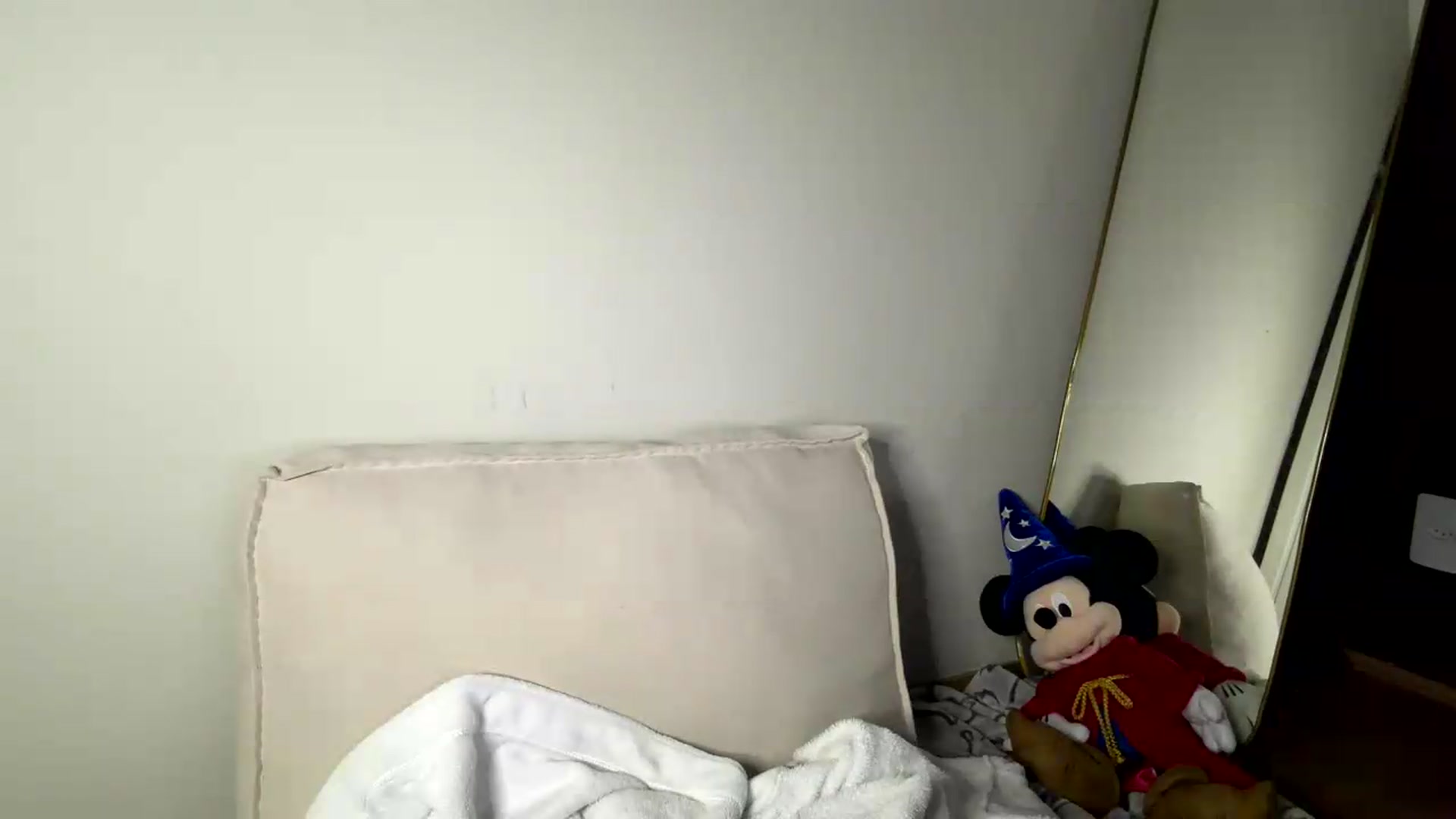 Gallery image thumbnail from cateyes1's myfreecams stream on, 05/13/2026, 04:41 image 17 of 20
