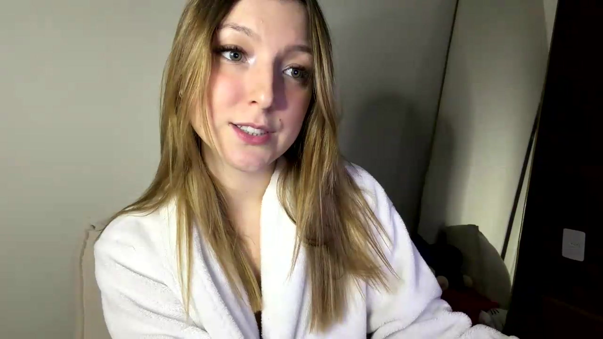 Gallery image thumbnail from cateyes1's myfreecams stream on, 05/13/2026, 04:41 image 12 of 20