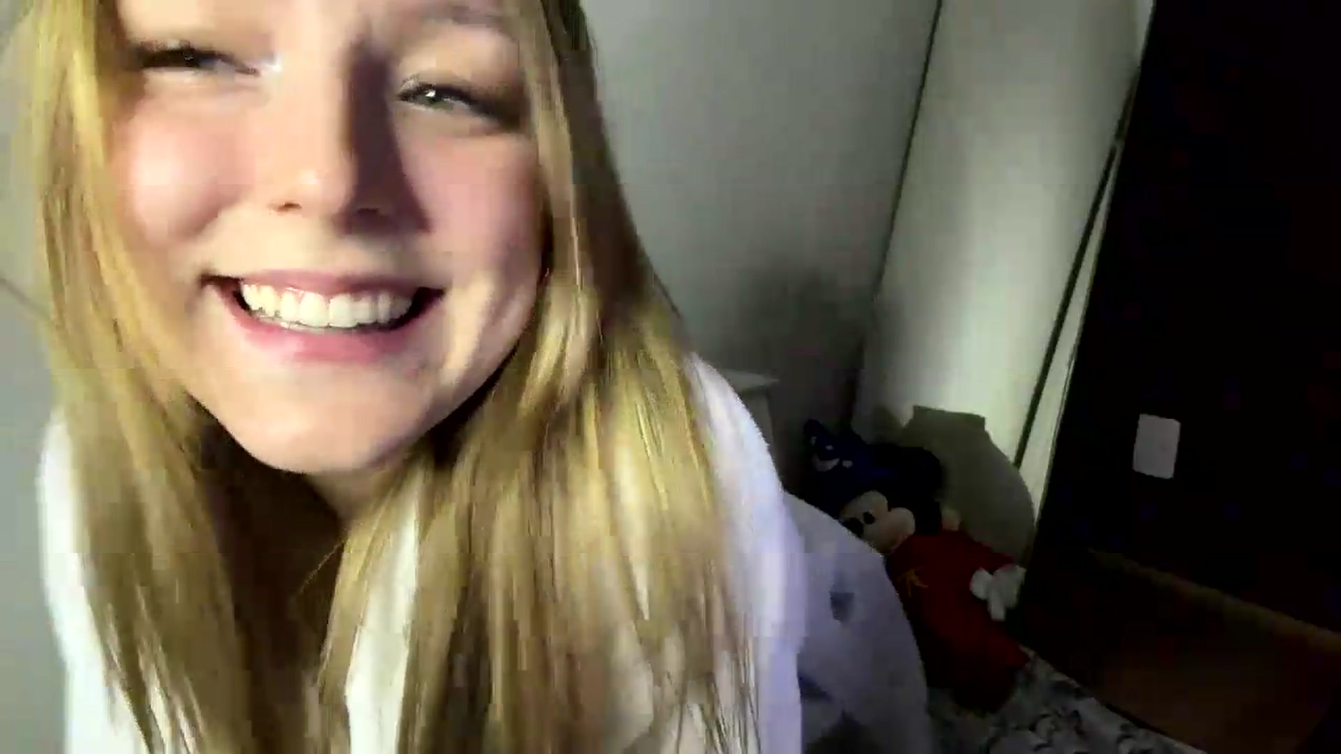 Gallery image thumbnail from cateyes1's myfreecams stream on, 05/13/2026, 07:31 image 14 of 20