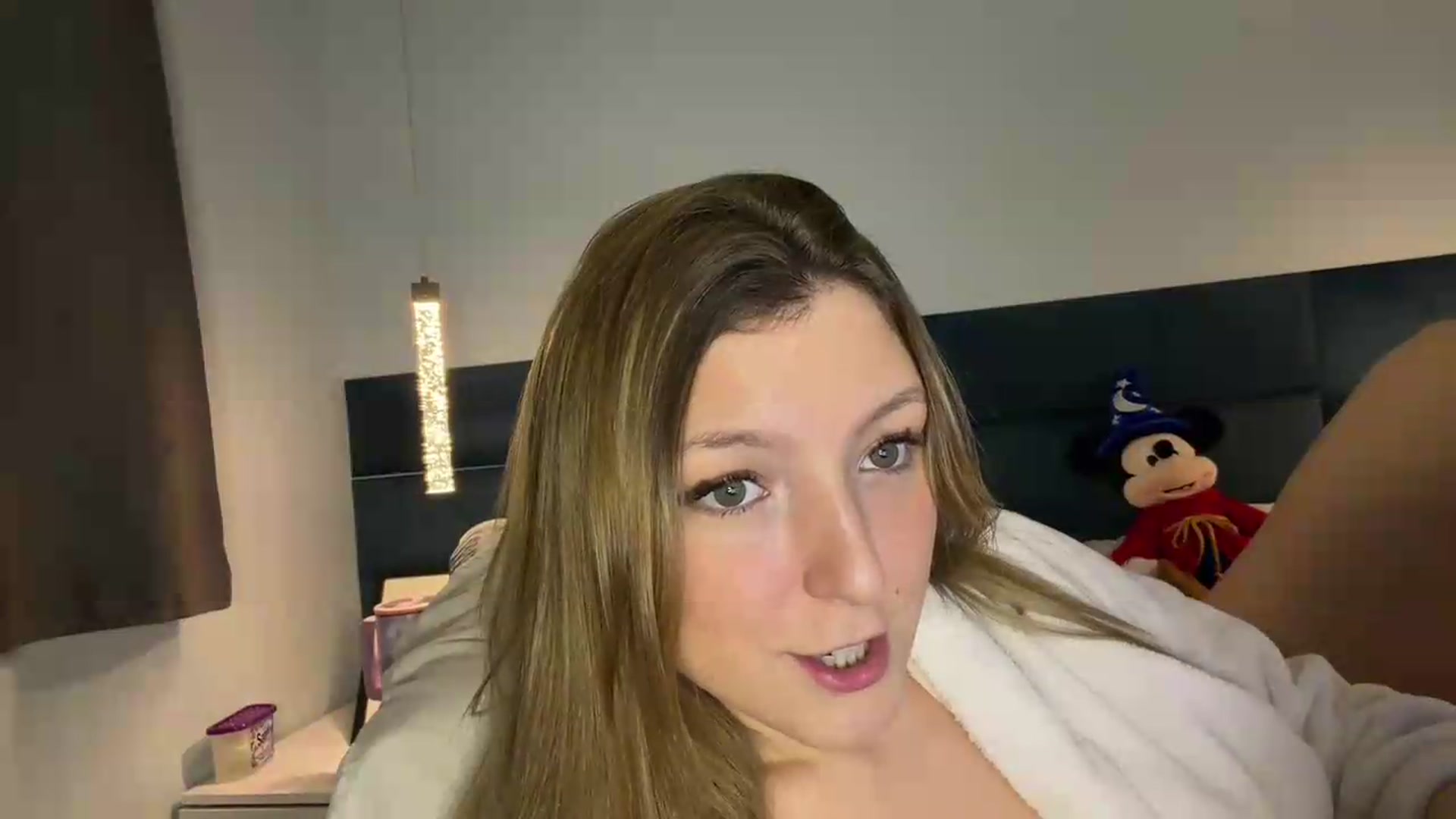 Gallery image thumbnail from cateyes1's myfreecams stream on, 05/16/2026, 06:38 image 3 of 20