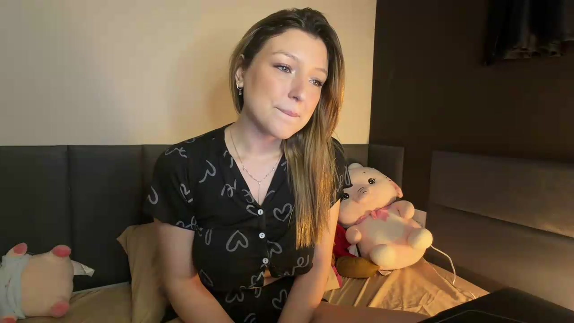Gallery image thumbnail from cateyes1's myfreecams stream on, 05/31/2026, 05:43 image 19 of 20