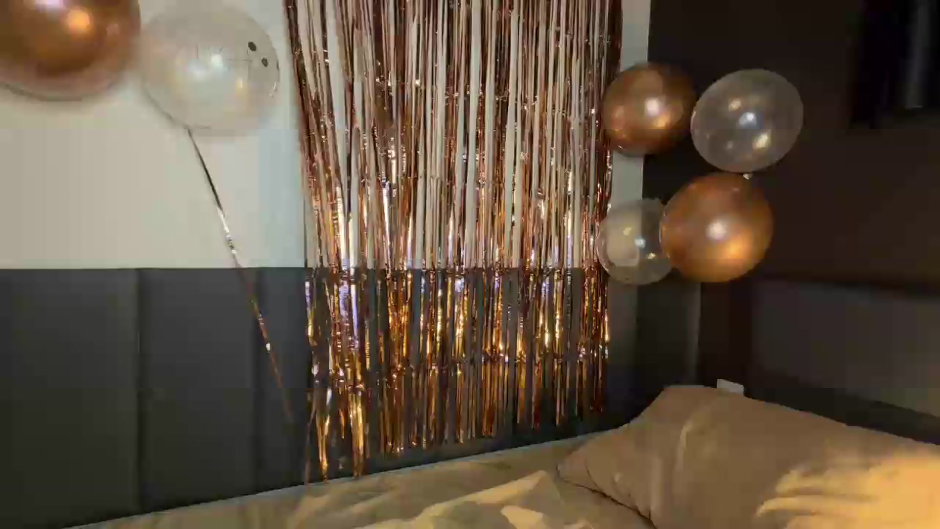Gallery image thumbnail from cateyes1's myfreecams stream on, 06/12/2026, 07:32 image 1 of 20