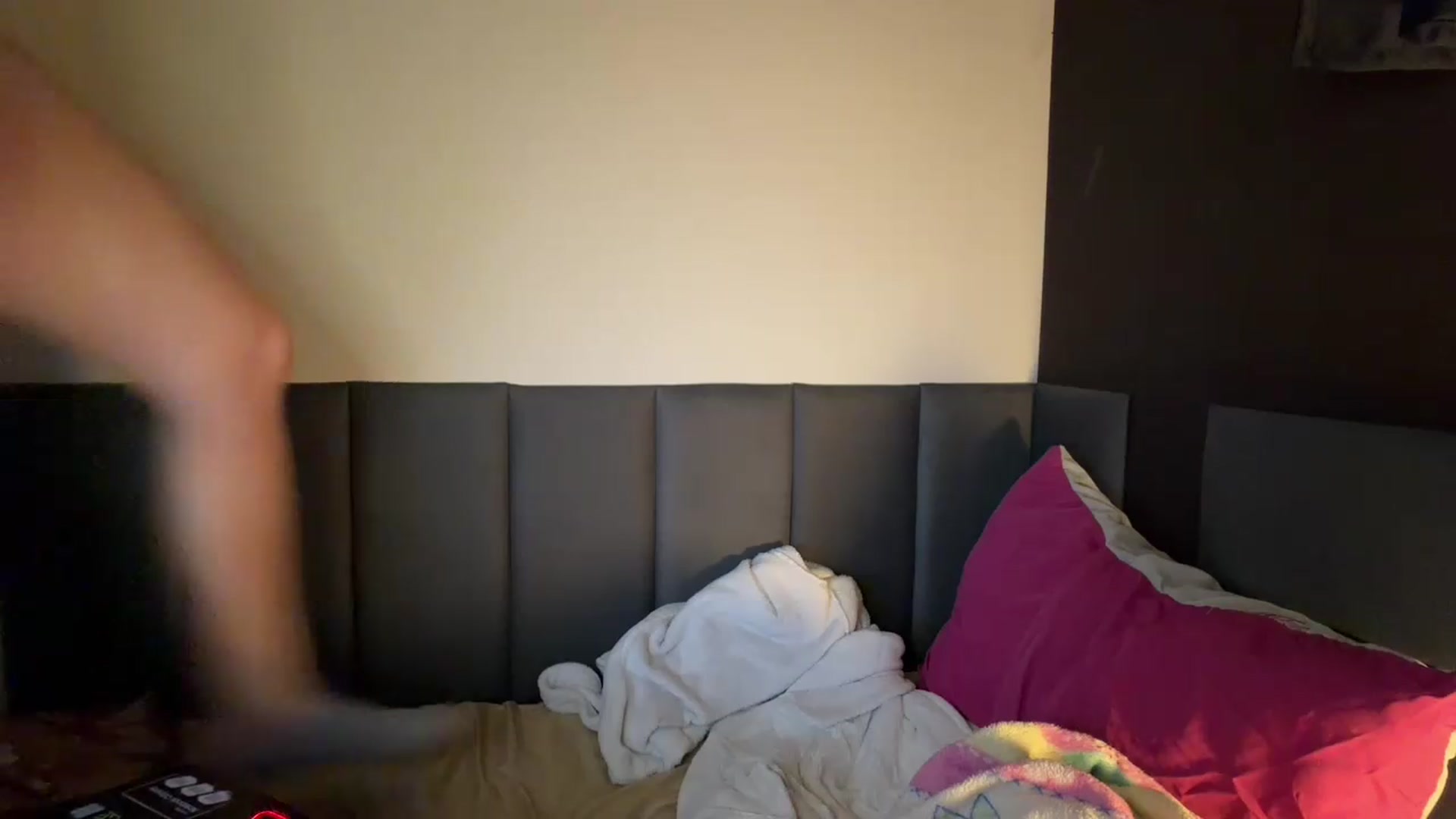 Gallery image thumbnail from cateyes1's myfreecams stream on, 06/26/2026, 07:51 image 18 of 20