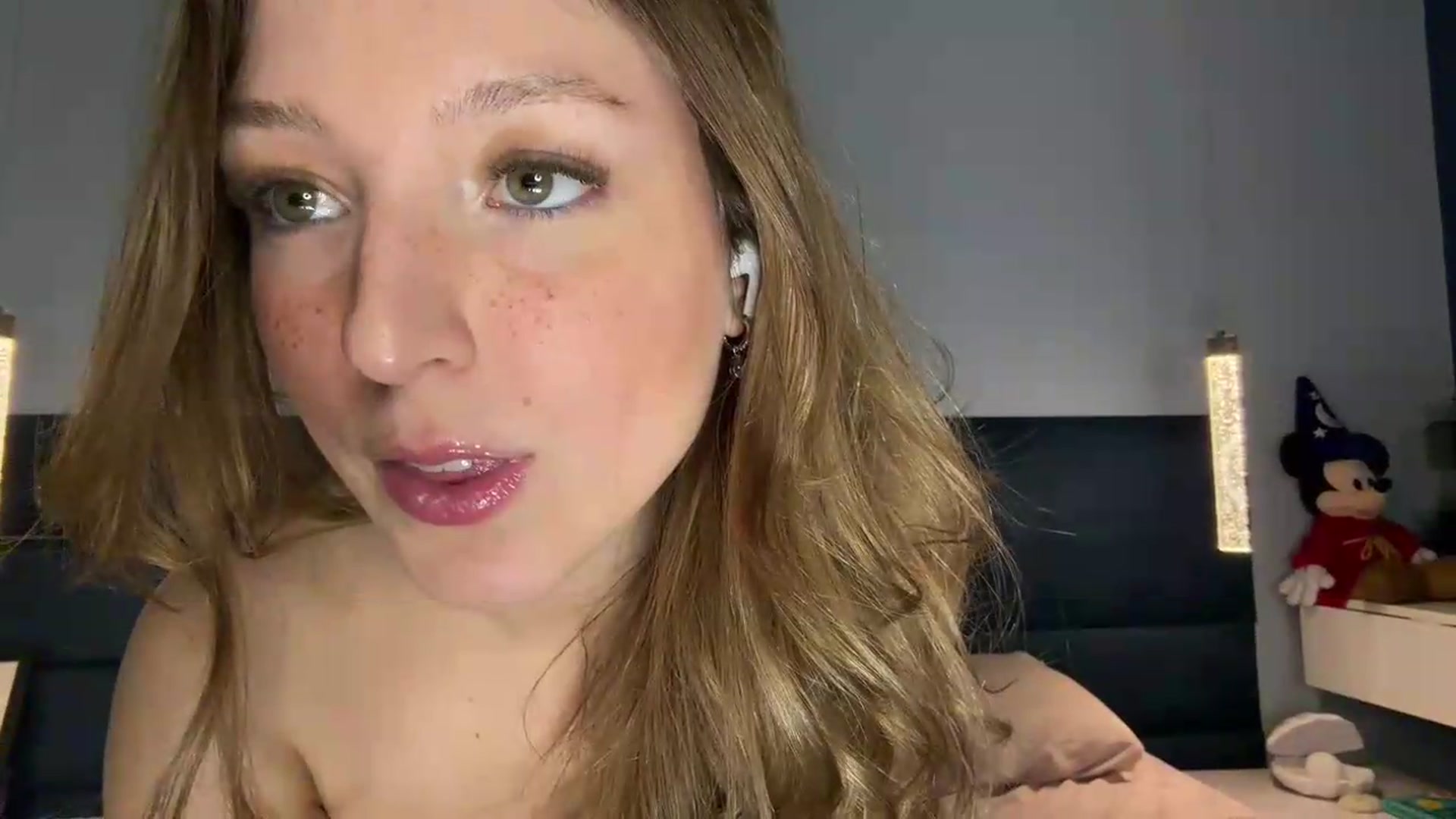 Gallery image thumbnail from cateyes1's myfreecams stream on, 07/11/2026, 06:05 image 9 of 20