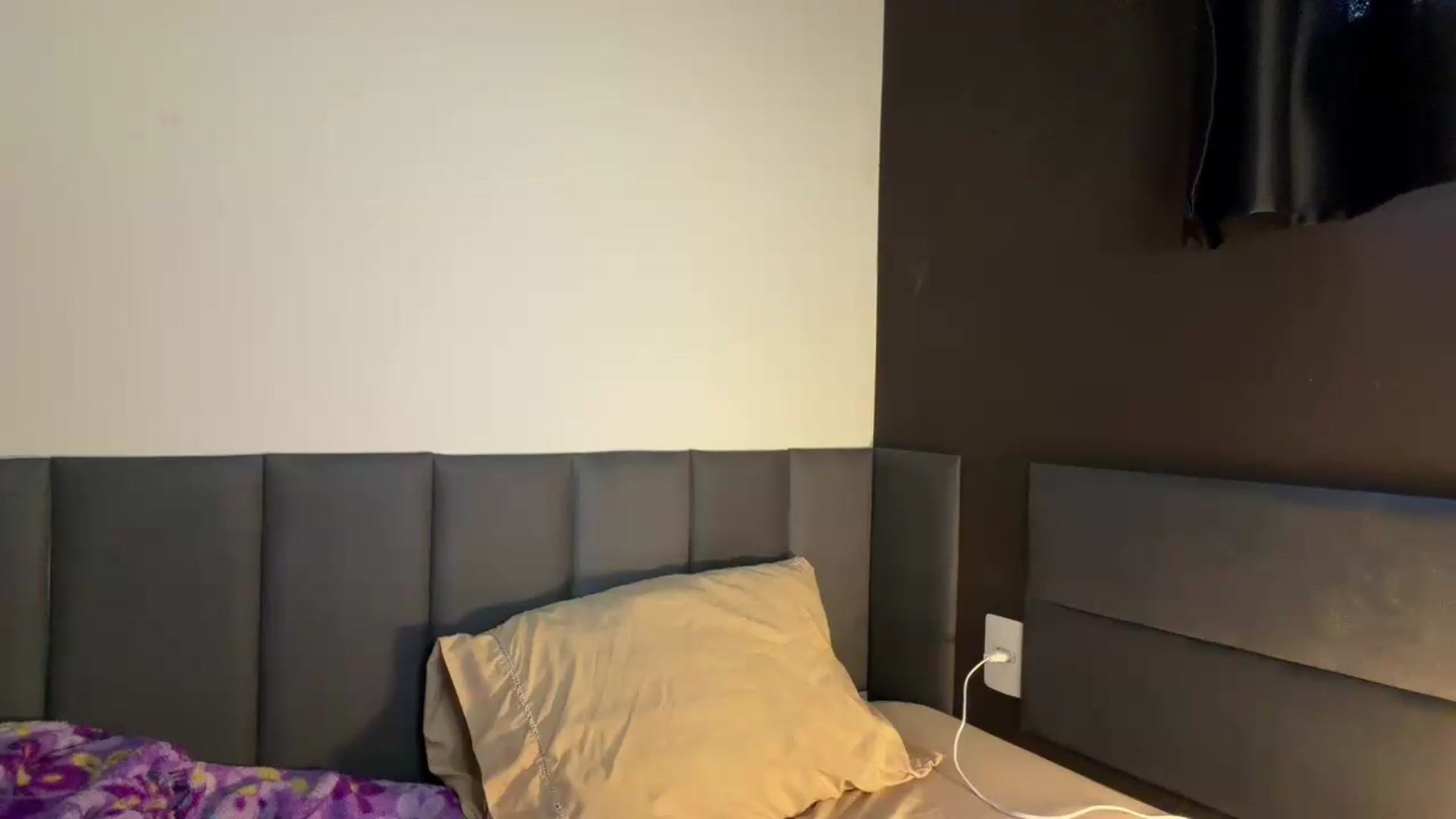 Gallery image thumbnail from cateyes1's myfreecams stream on, 07/30/2026, 14:30 image 20 of 20