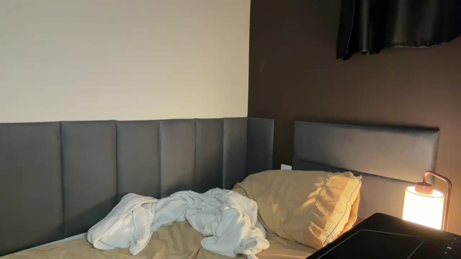 Gallery image thumbnail from cateyes1's myfreecams stream on, 08/01/2026, 08:53 image 9 of 20