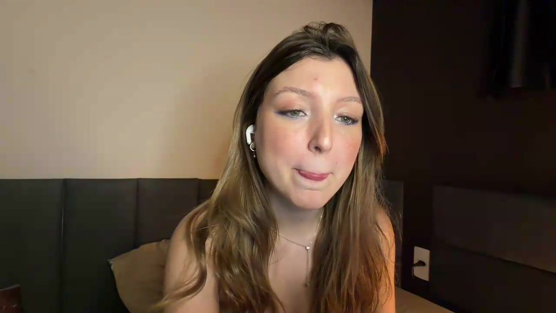 Gallery image thumbnail from cateyes1's myfreecams stream on, 08/14/2026, 01:41 image 12 of 20