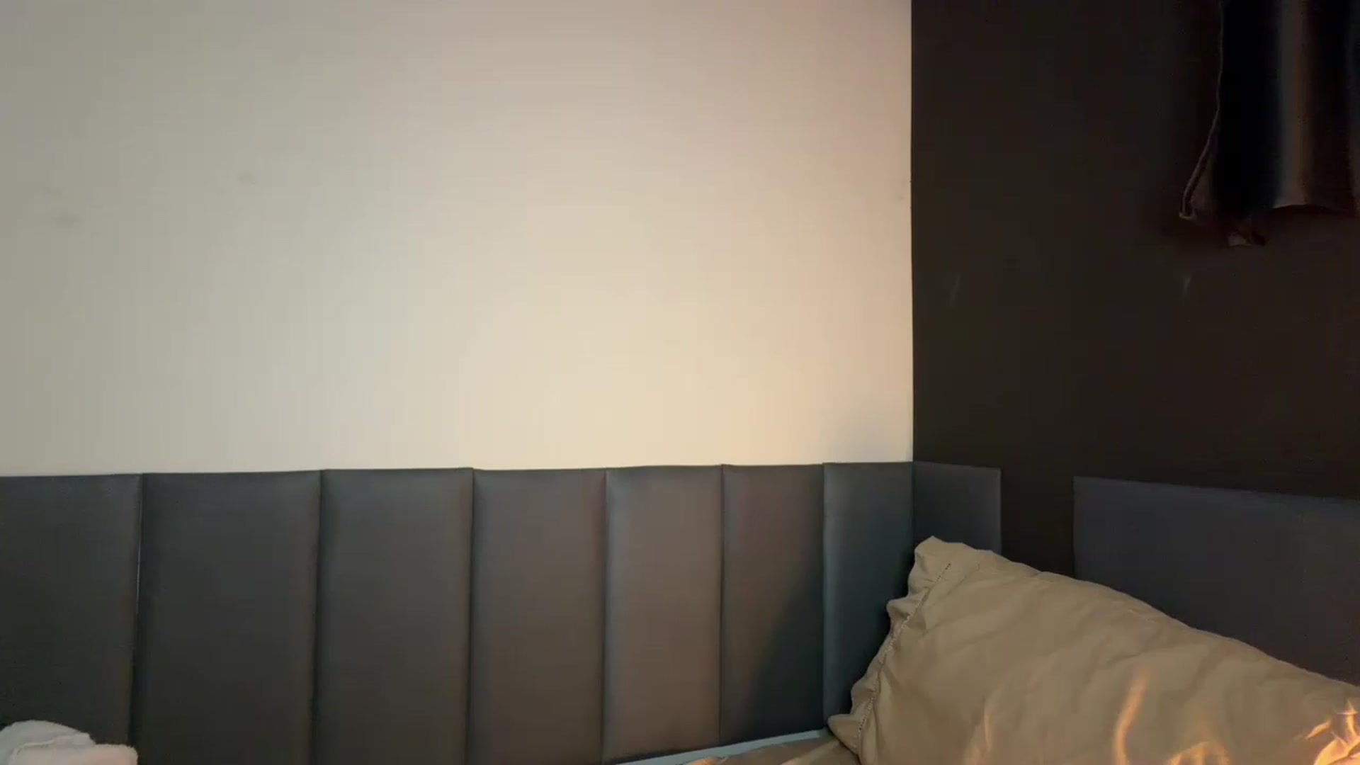 Gallery image thumbnail from cateyes1's myfreecams stream on, 08/16/2026, 03:57 image 8 of 20