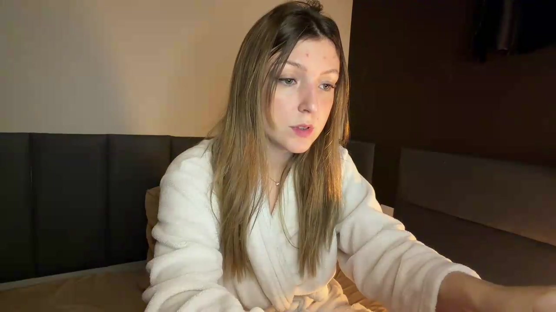 Gallery image thumbnail from cateyes1's myfreecams stream on, 08/16/2026, 10:10 image 7 of 20