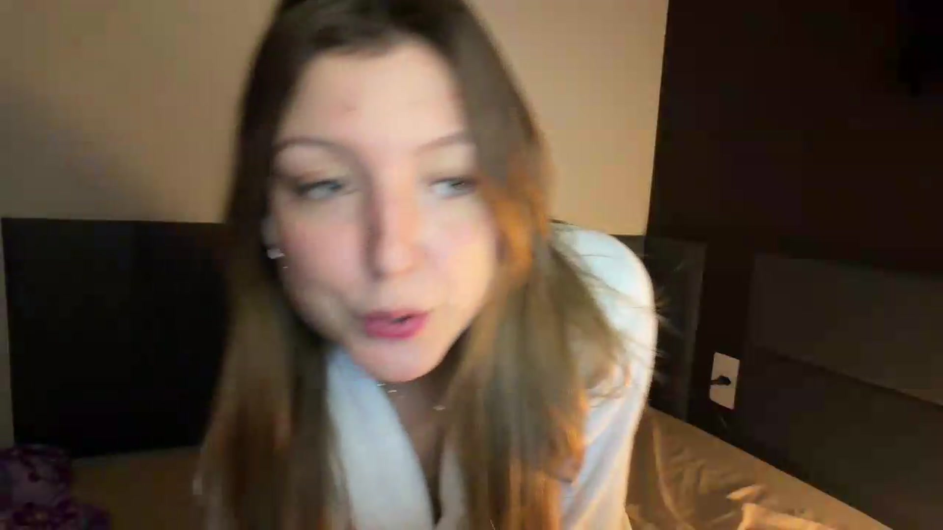 Gallery image thumbnail from cateyes1's myfreecams stream on, 08/16/2026, 10:10 image 16 of 20