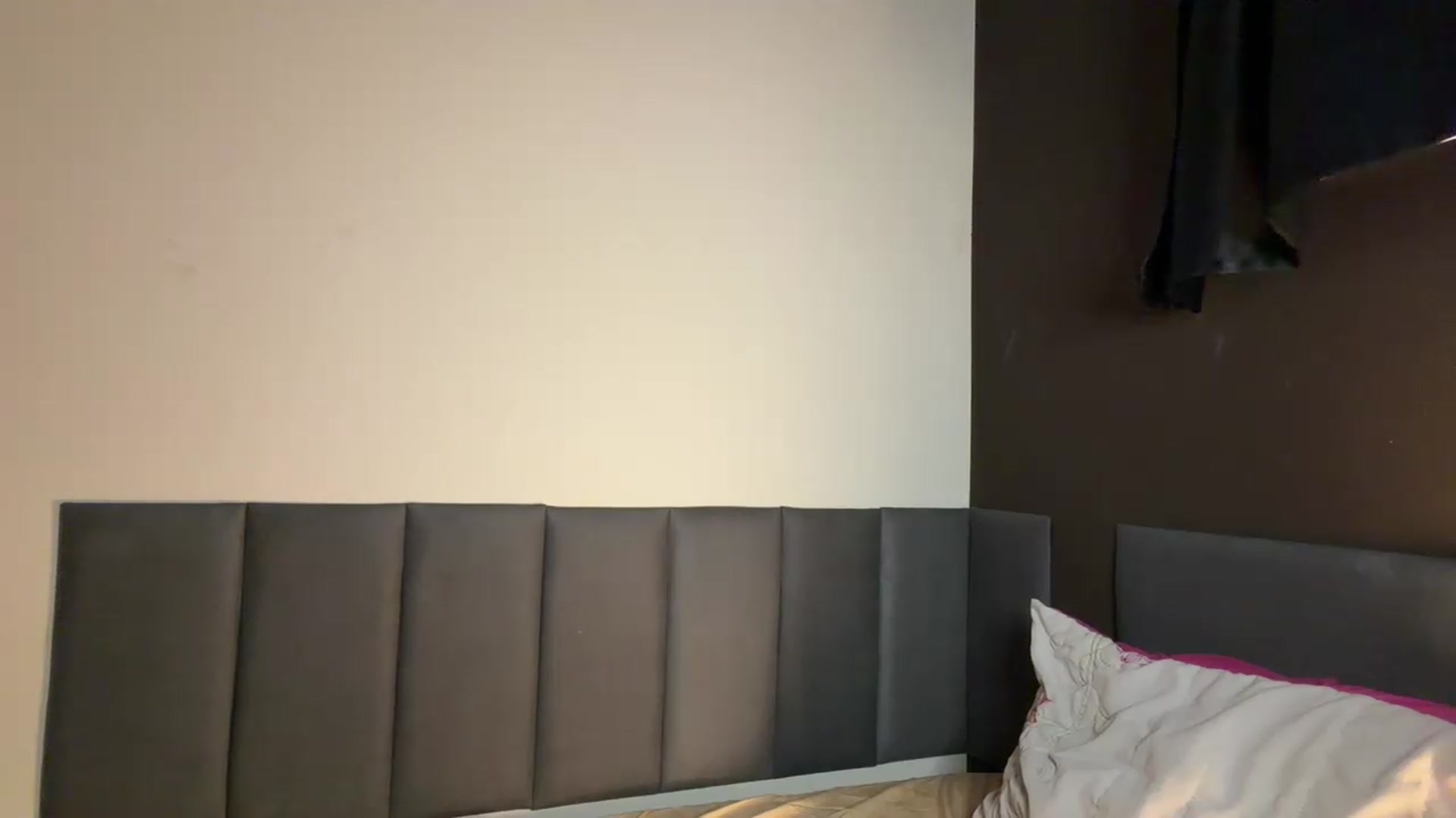 Gallery image thumbnail from cateyes1's myfreecams stream on, 08/21/2026, 09:27 image 16 of 20