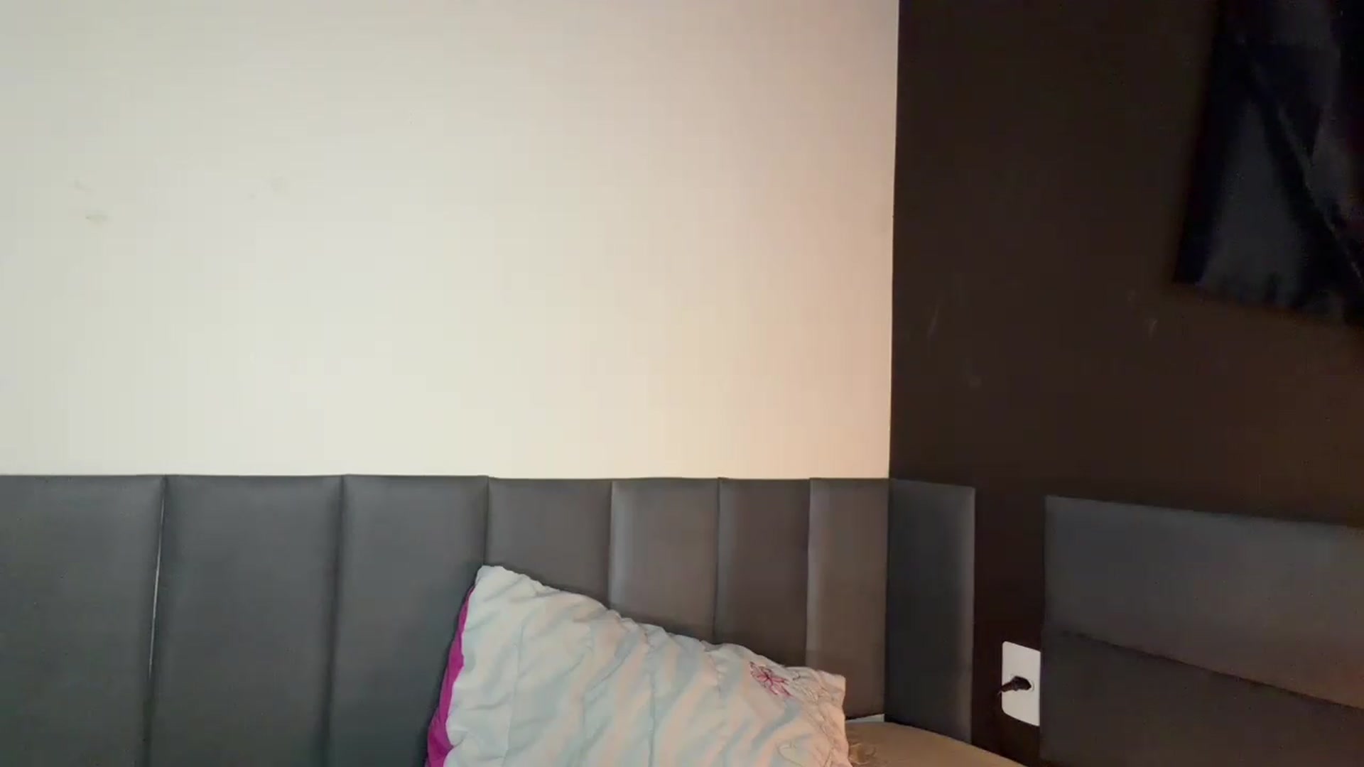 Gallery image thumbnail from cateyes1's myfreecams stream on, 08/29/2026, 08:54 image 11 of 20
