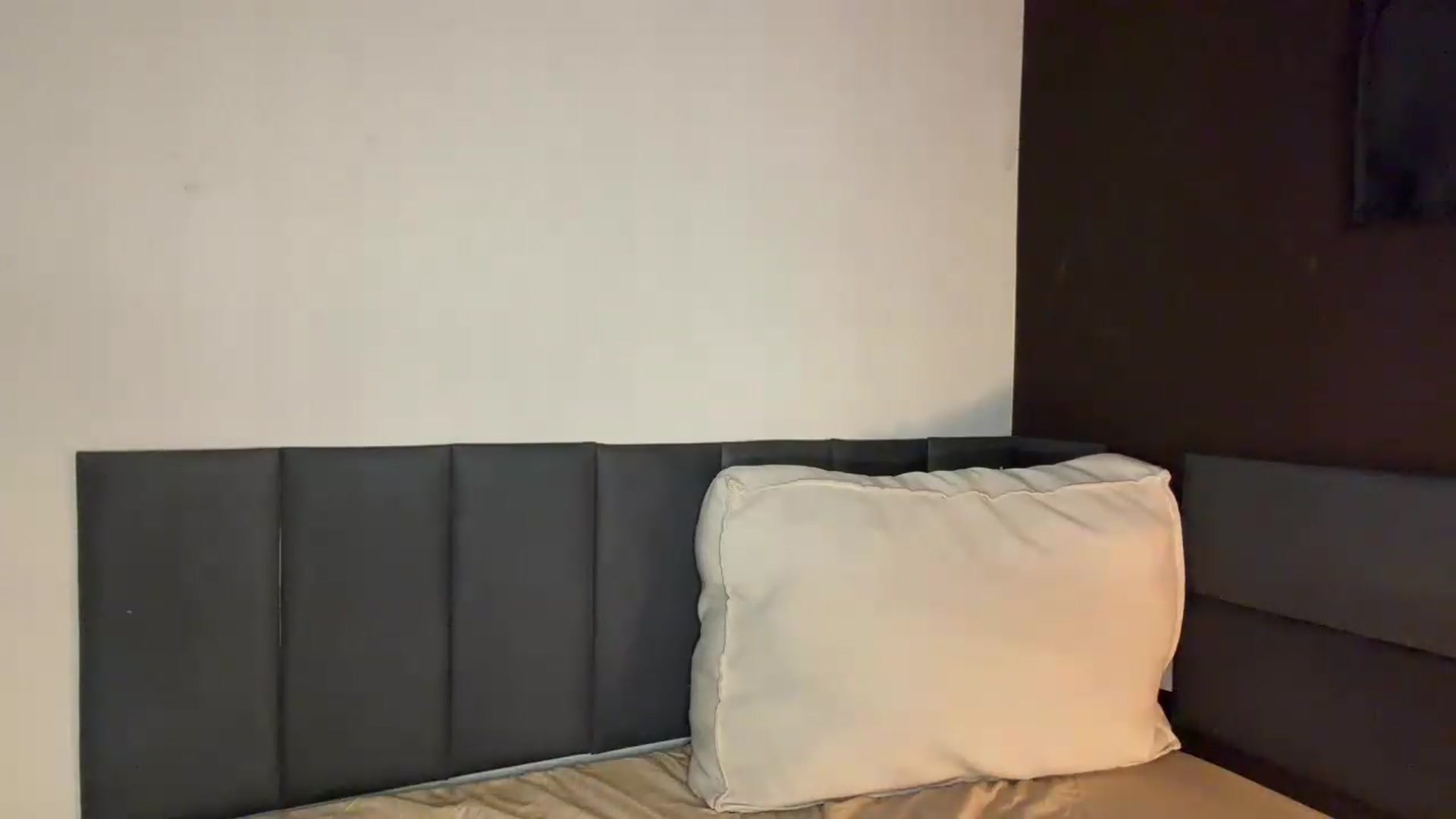 Gallery image thumbnail from cateyes1's myfreecams stream on, 09/05/2026, 08:24 image 6 of 20