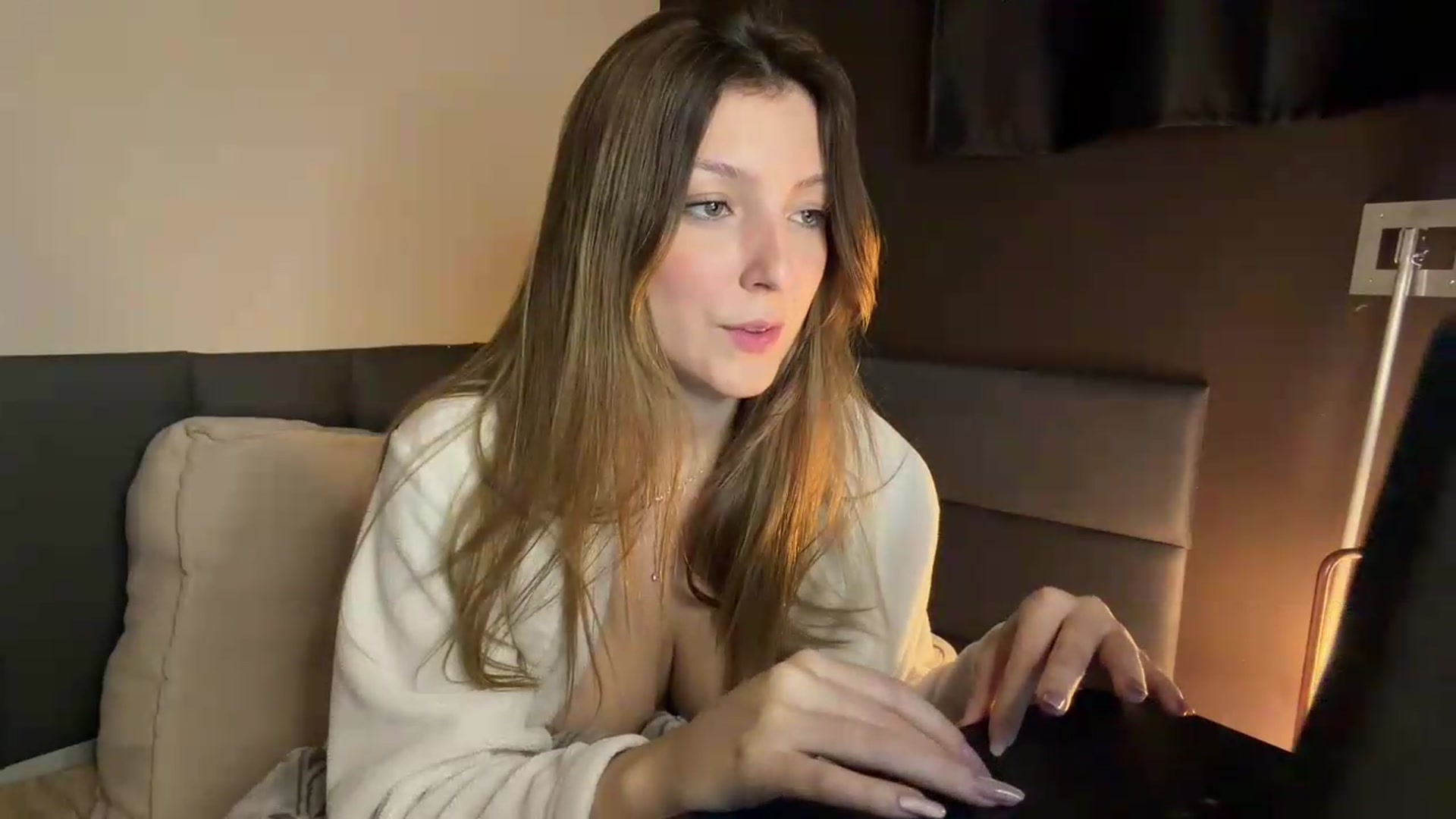 Gallery image thumbnail from cateyes1's myfreecams stream on, 09/07/2026, 08:48 image 12 of 20