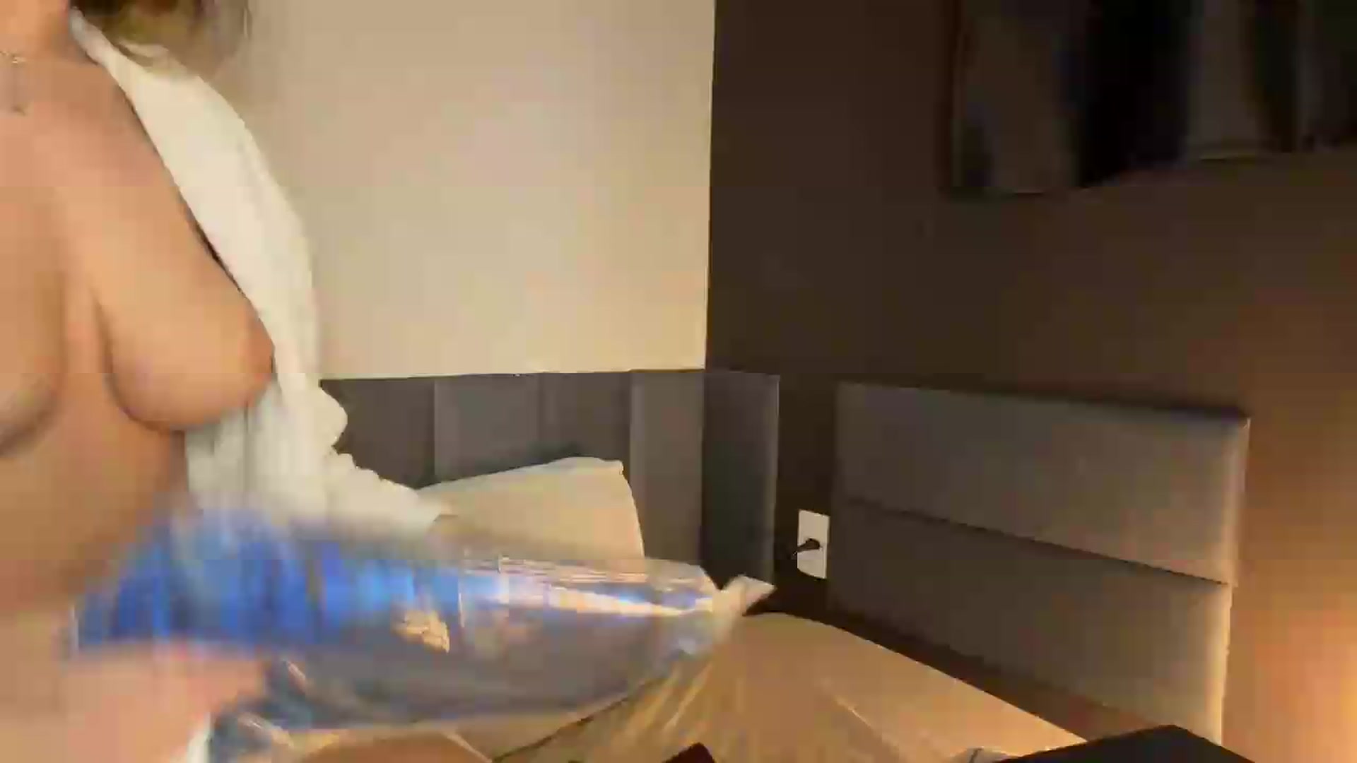 Gallery image thumbnail from cateyes1's myfreecams stream on, 09/07/2026, 10:42 image 1 of 20