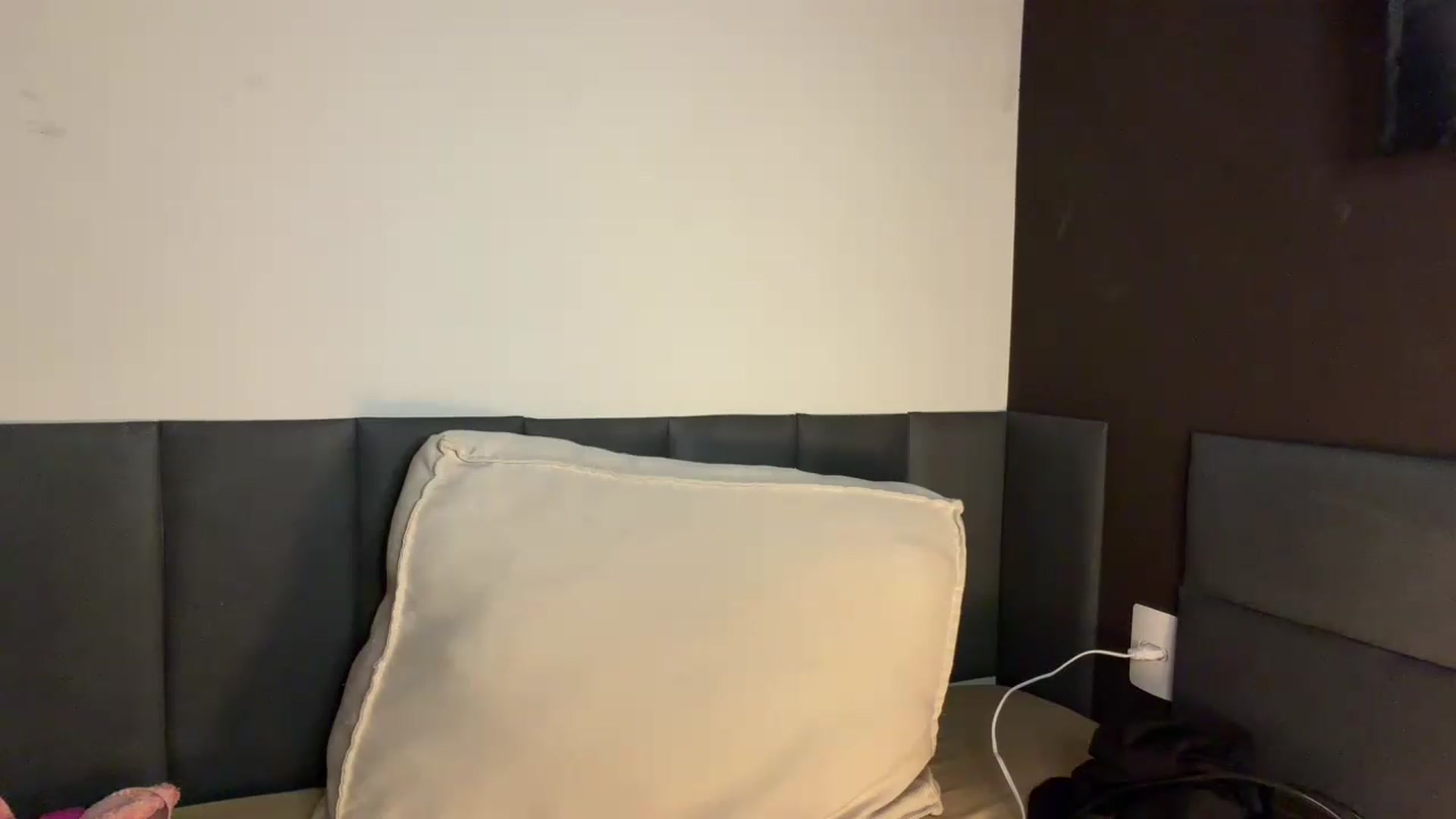 Gallery image thumbnail from cateyes1's myfreecams stream on, 09/18/2026, 05:52 image 2 of 20