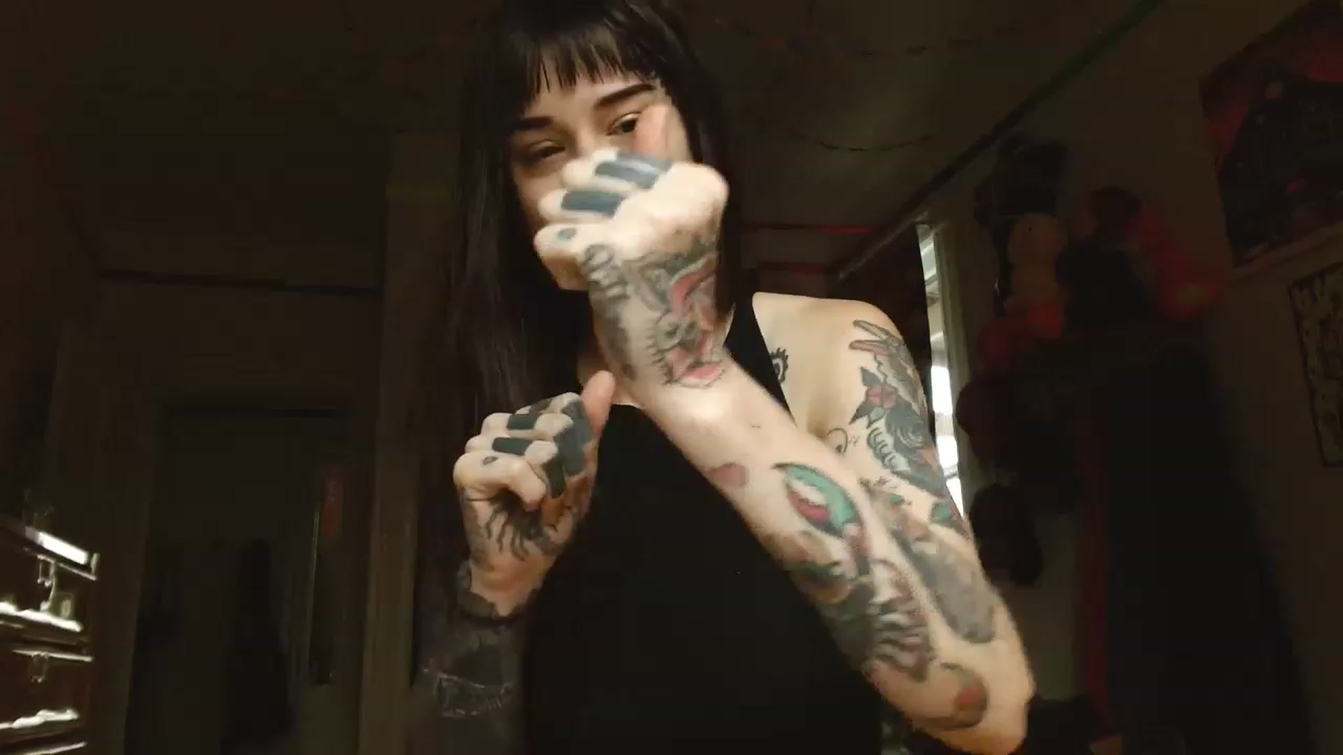 Gallery image thumbnail from caulkgobbler's myfreecams stream on, 03/19/2023, 22:34 image 9 of 20
