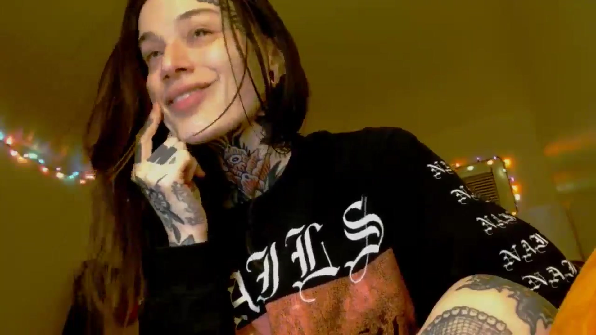 Gallery image thumbnail from caulkgobbler's myfreecams stream on, 01/15/2025, 05:12 image 15 of 20