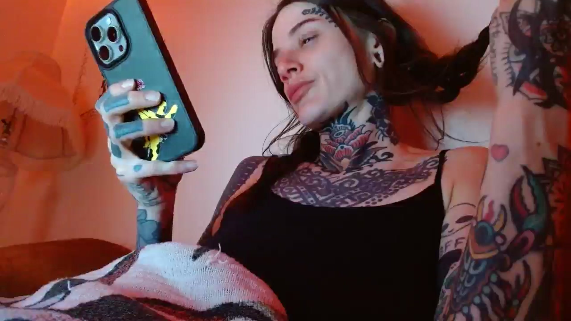 Gallery image thumbnail from caulkgobbler's myfreecams stream on, 04/30/2025, 06:56 image 2 of 20