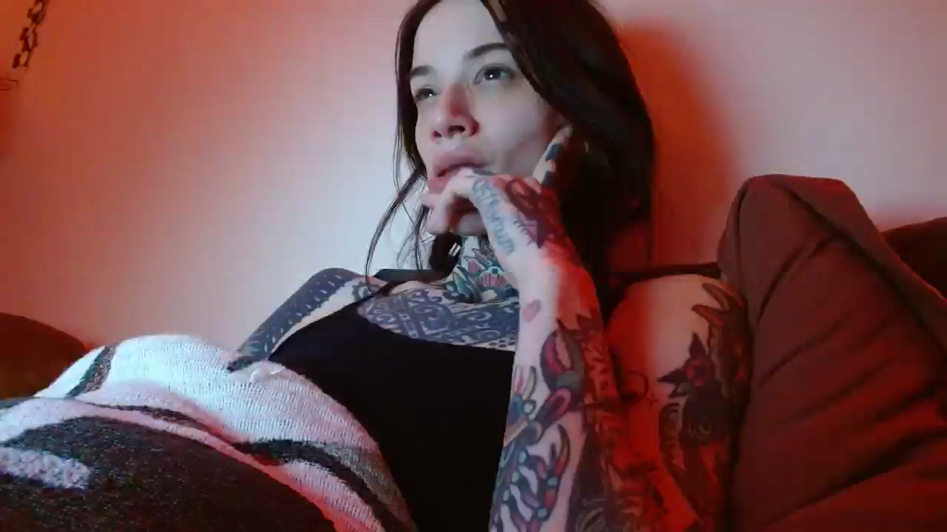 Gallery image thumbnail from caulkgobbler's myfreecams stream on, 04/30/2025, 06:56 image 12 of 20