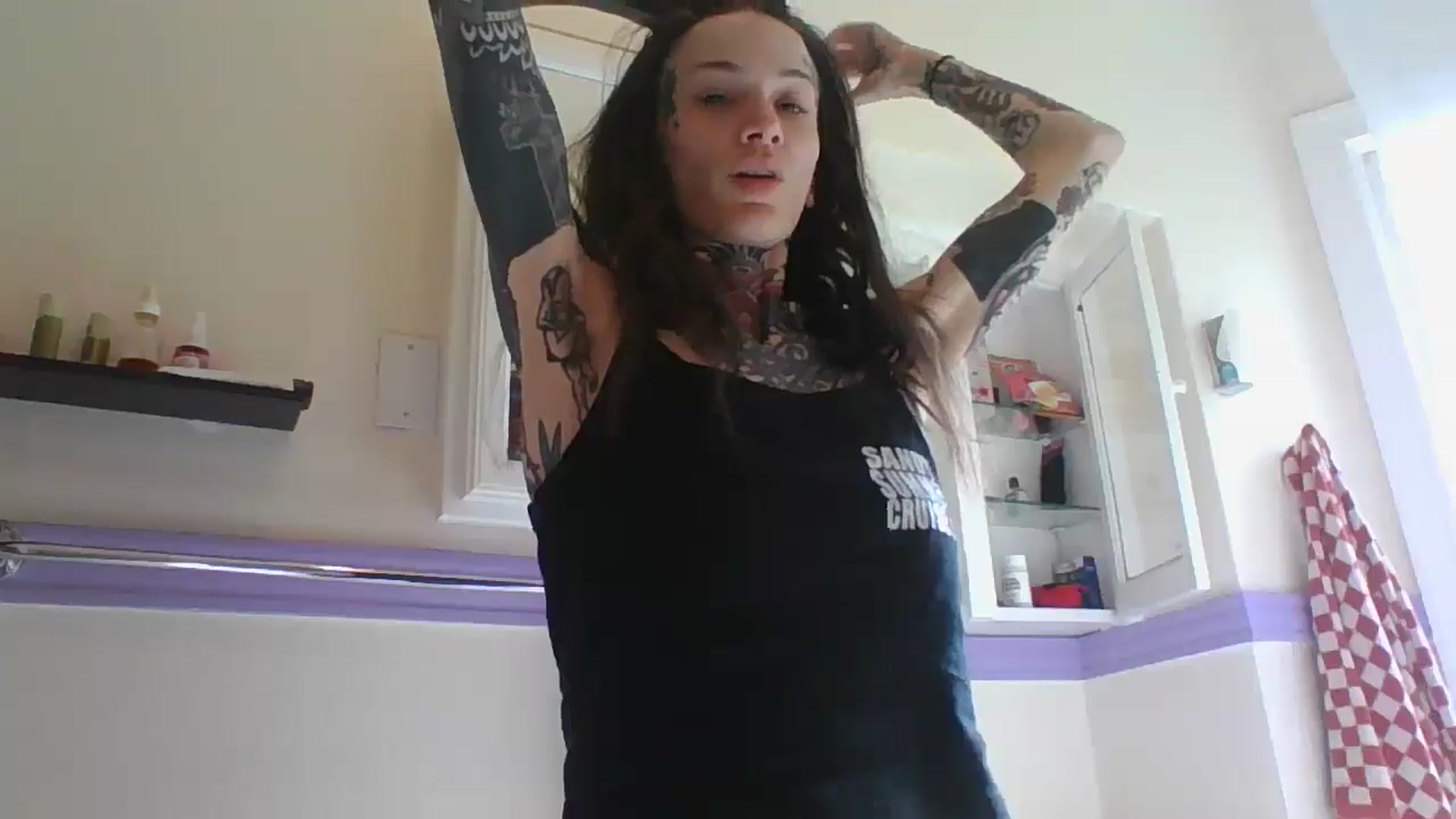 Gallery image thumbnail from caulkgobbler's myfreecams stream on, 05/20/2025, 24:03 image 6 of 20