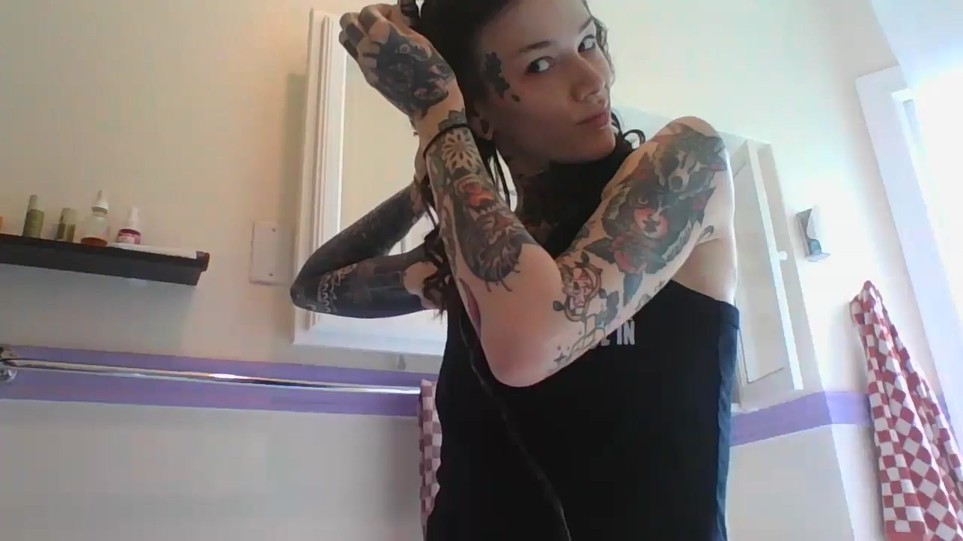 Gallery image thumbnail from caulkgobbler's myfreecams stream on, 05/20/2025, 24:03 image 3 of 20