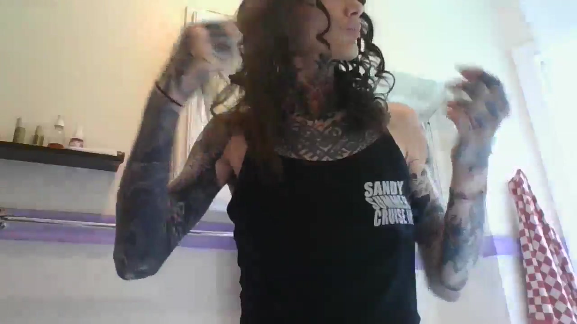 Gallery image thumbnail from caulkgobbler's myfreecams stream on, 05/20/2025, 24:03 image 15 of 20