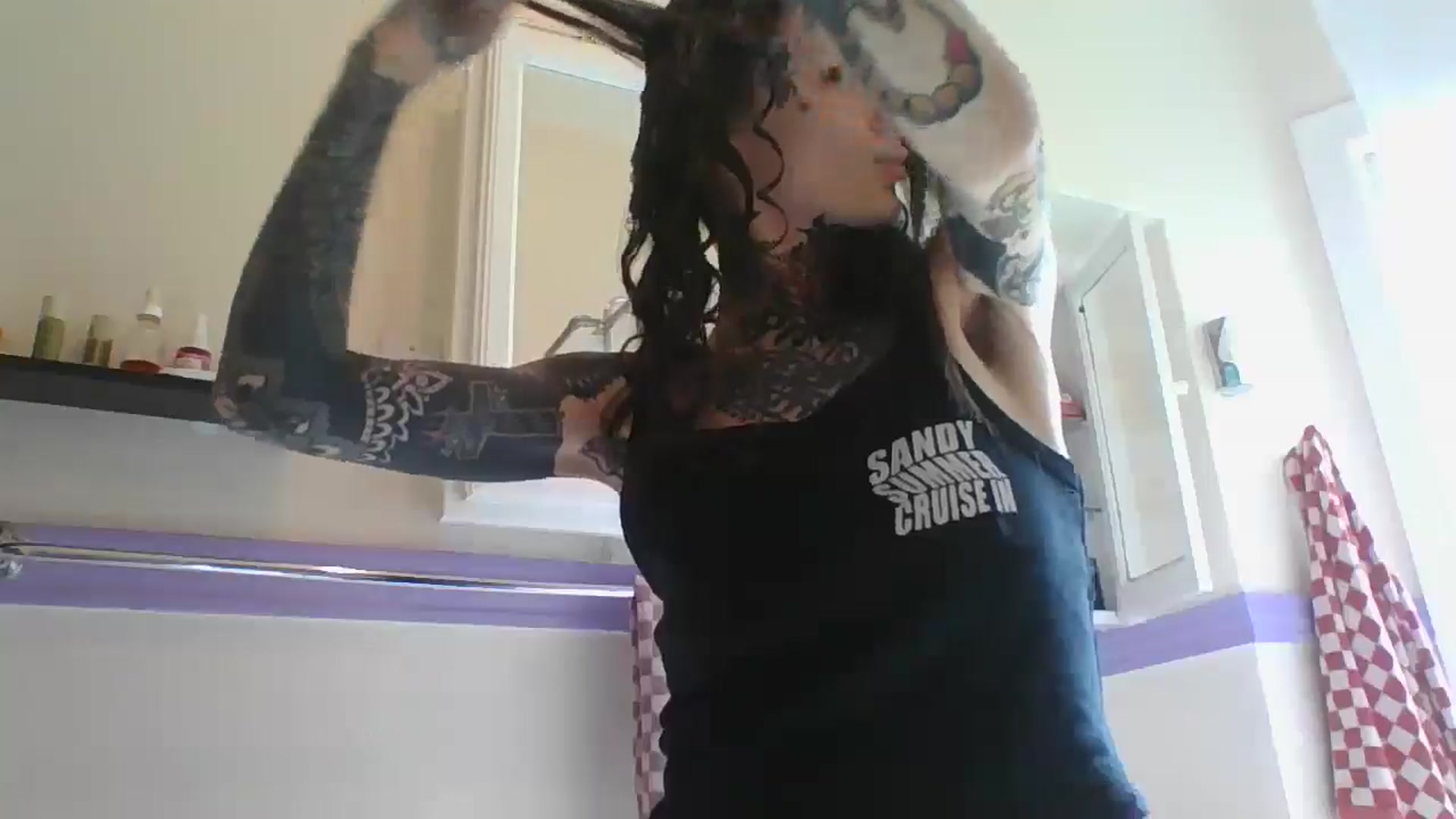 Gallery image thumbnail from caulkgobbler's myfreecams stream on, 05/20/2025, 24:03 image 10 of 20